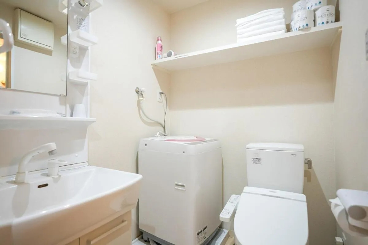 Toilet in Hotel J&C-I