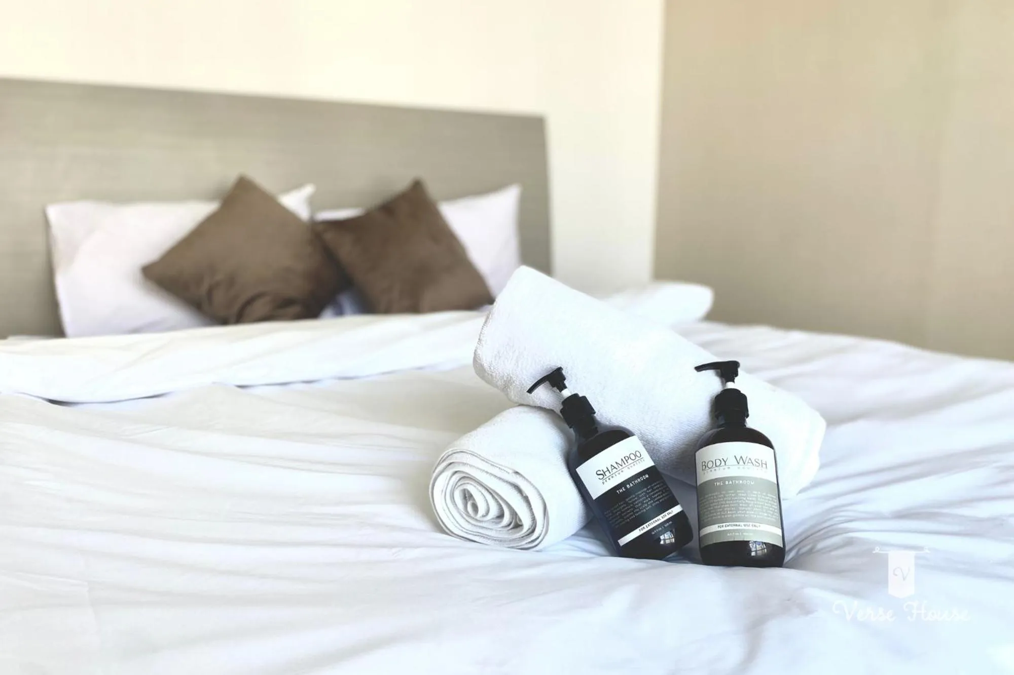 Bed in Luxe Living @Central Park