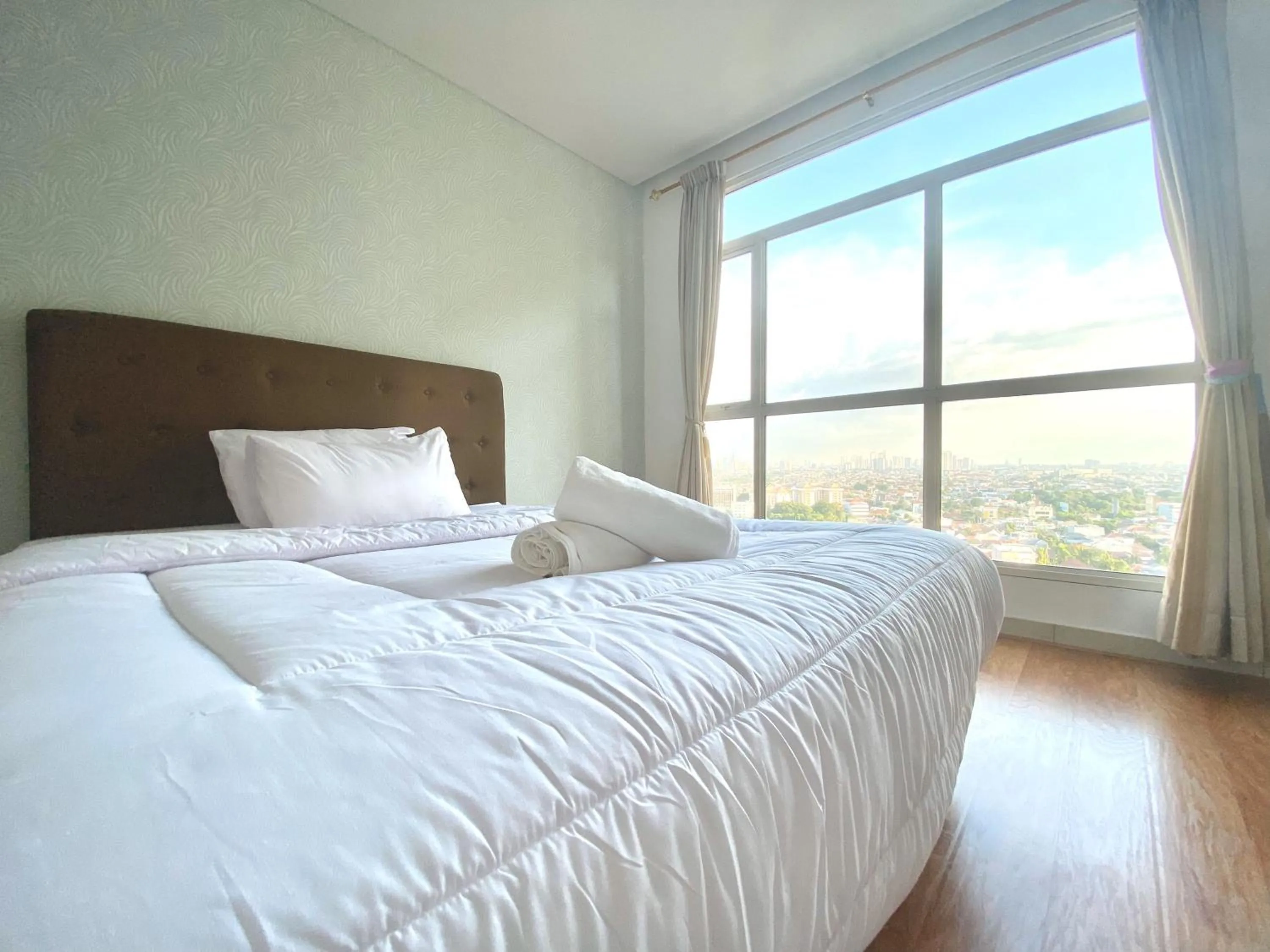 Bed in Luxe Living @Central Park