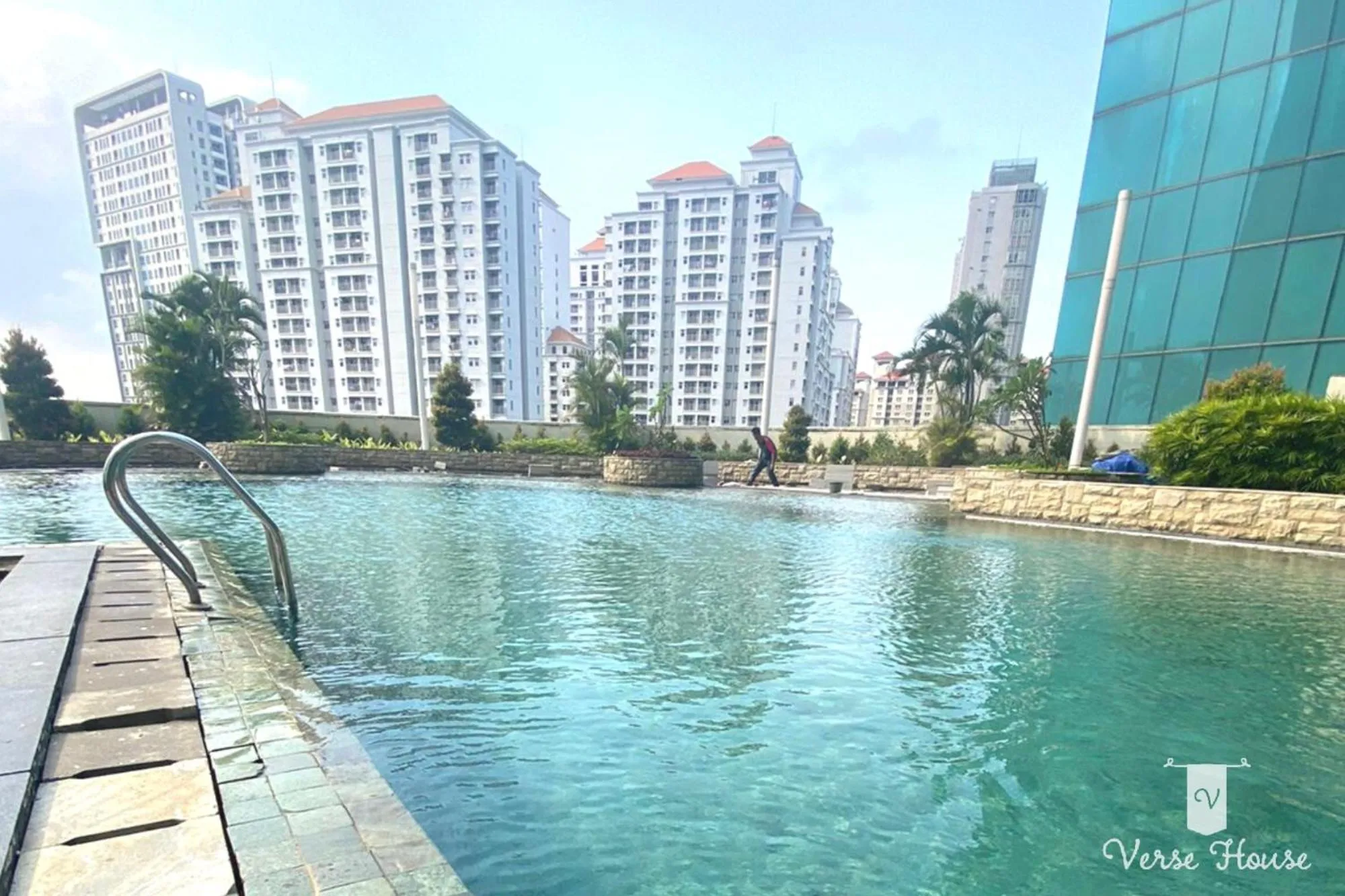 Swimming pool in Luxe Living @Central Park