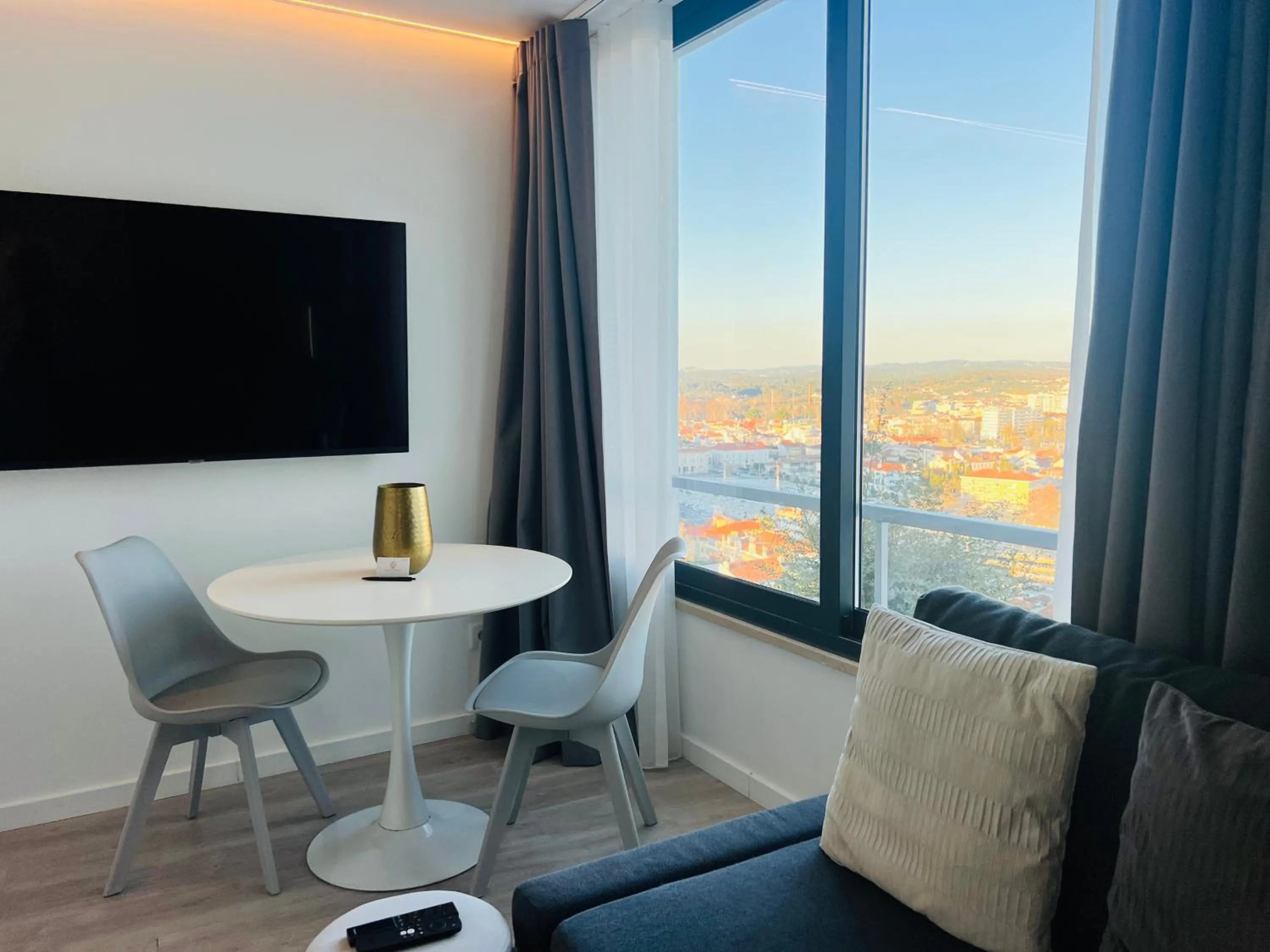 Vila Pombal Tomar Apartments - Pool & City Views