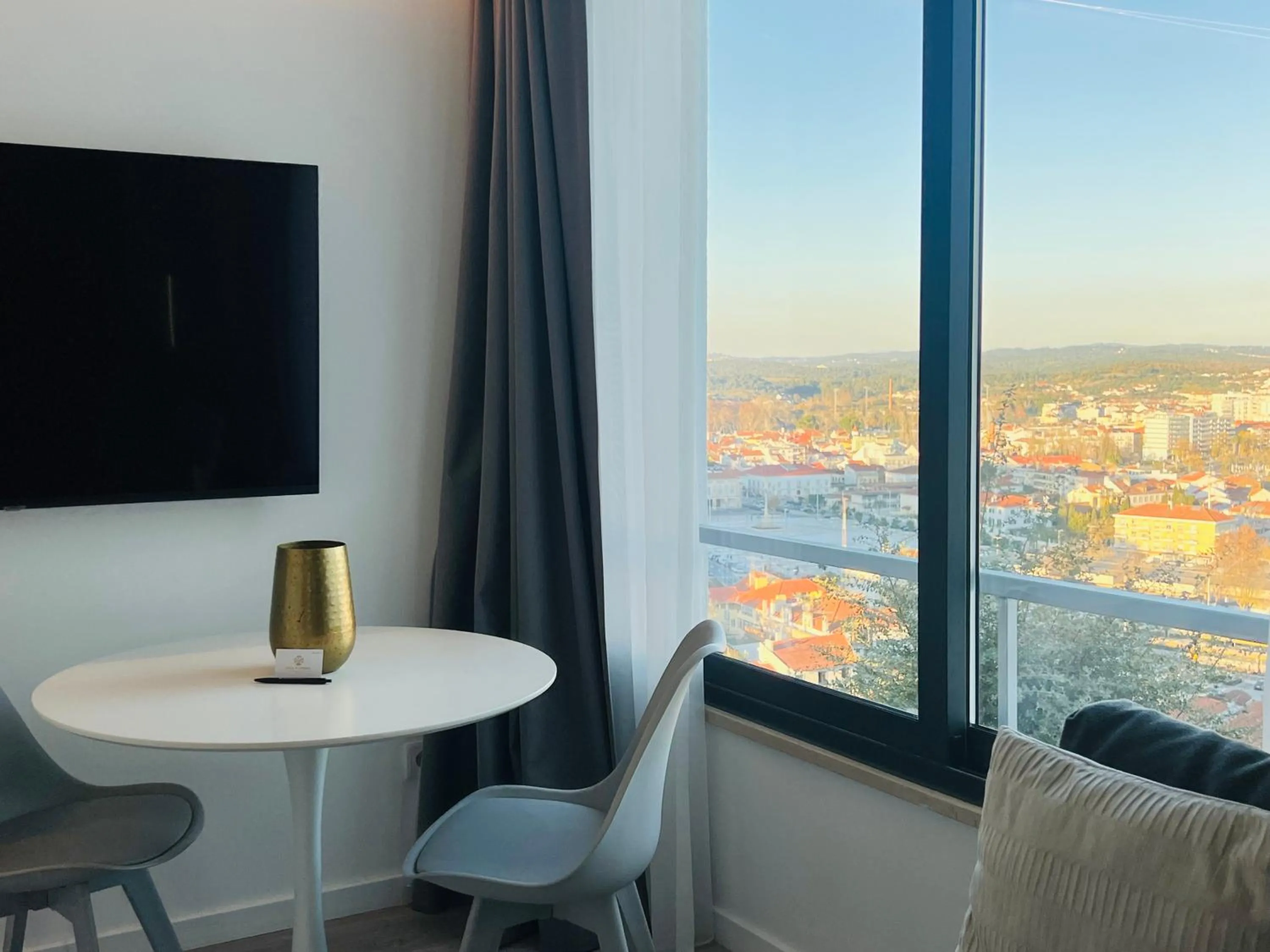 Vila Pombal Tomar Apartments - Pool & City Views