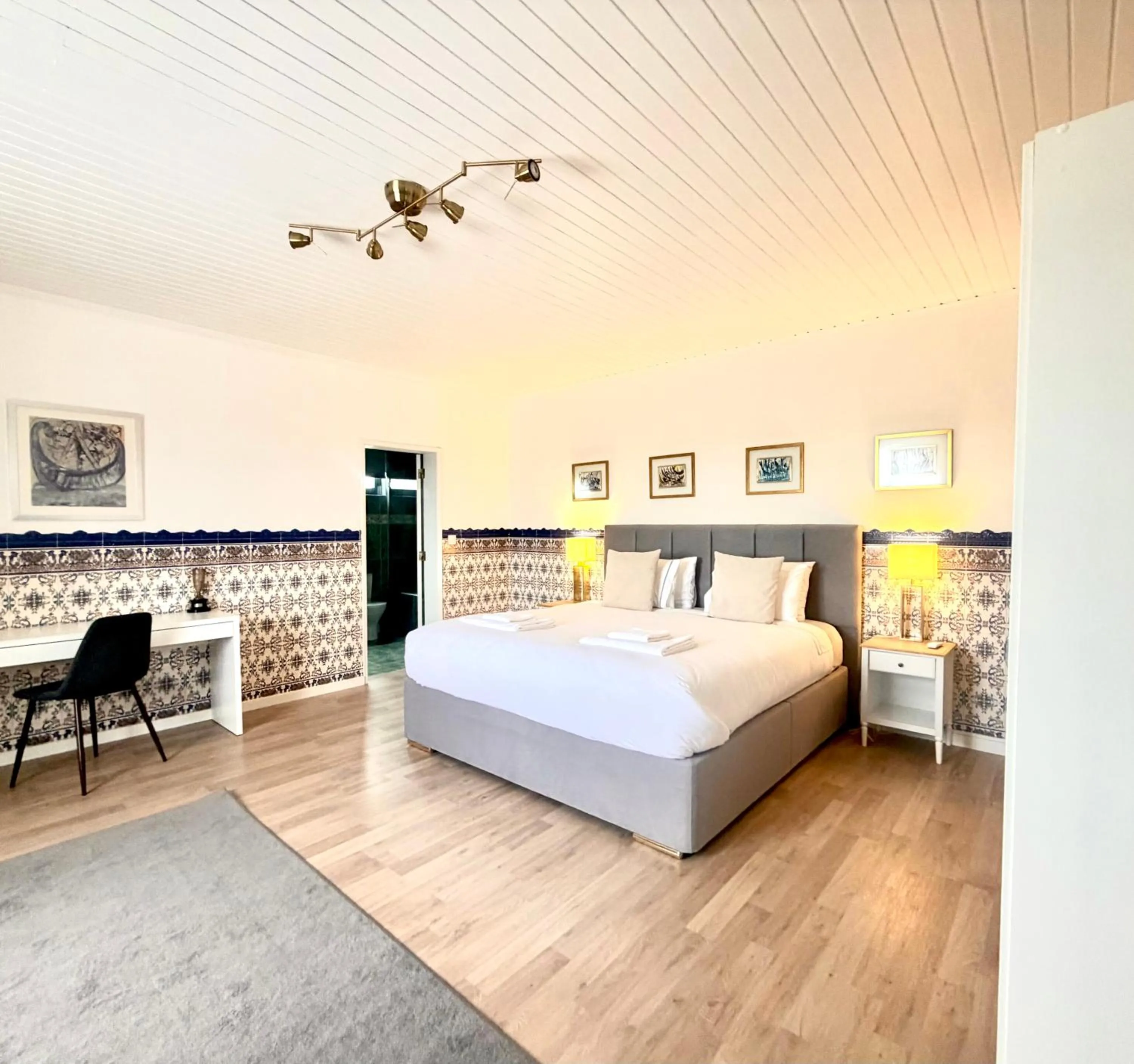Bed in Vila Pombal Tomar Apartments - Pool & City Views