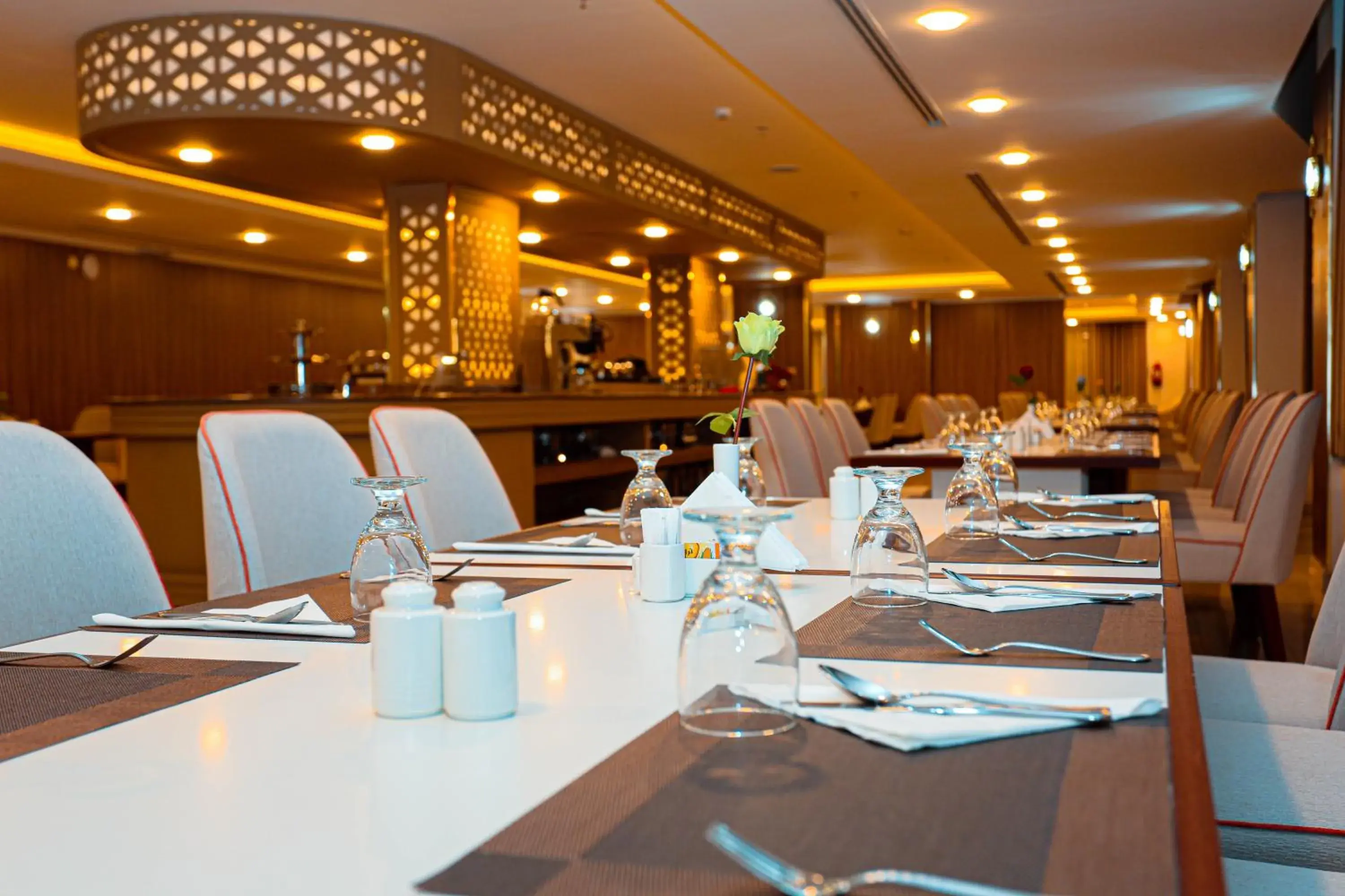 Restaurant/places to eat in Tulip Plaza By LPC Hotels & Resorts Restaurant/places to eat in Tulip Plaza By LPC Hotels & Resorts