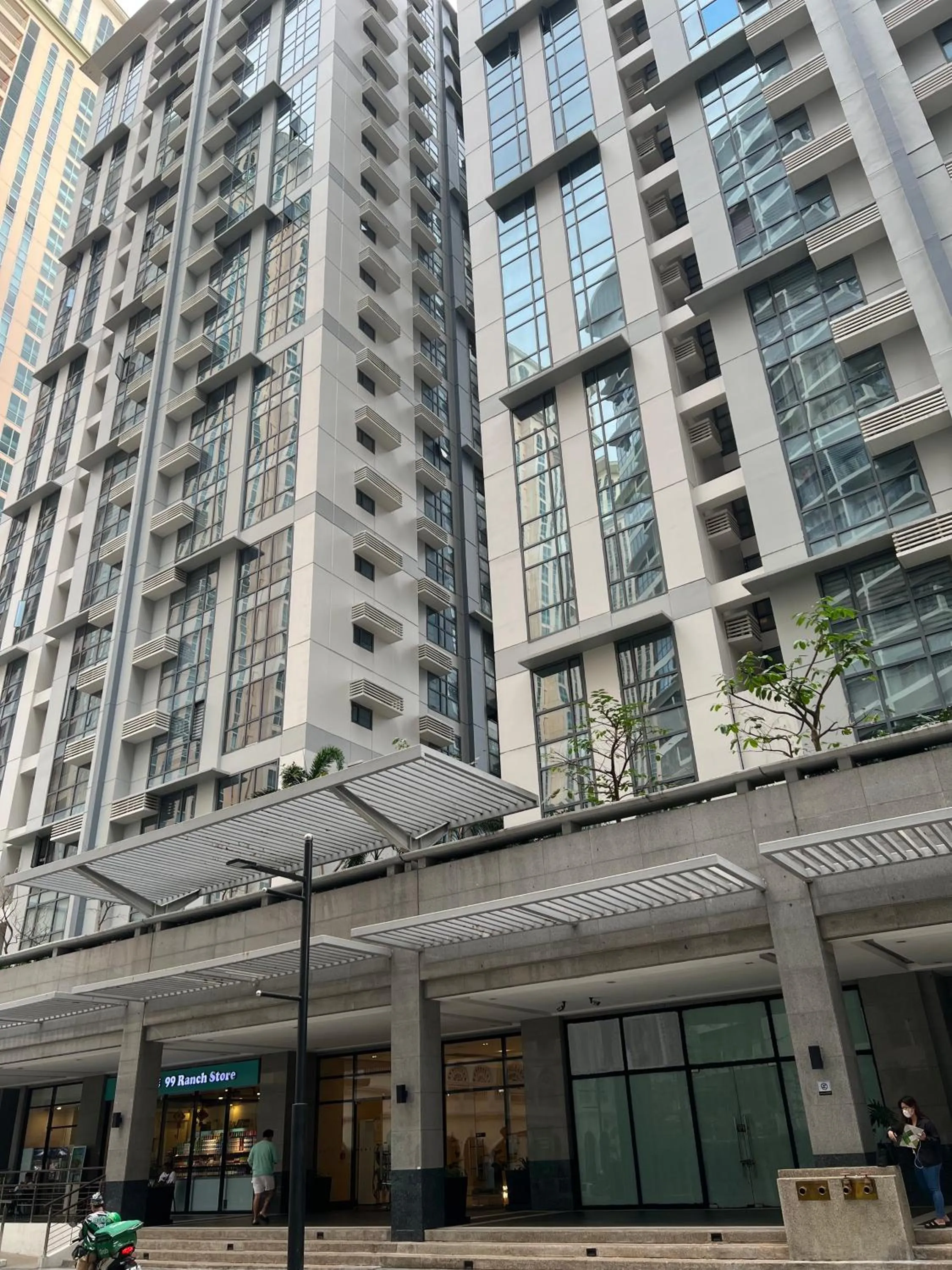 Condotel in Venice Grand Canal Mall Taguig