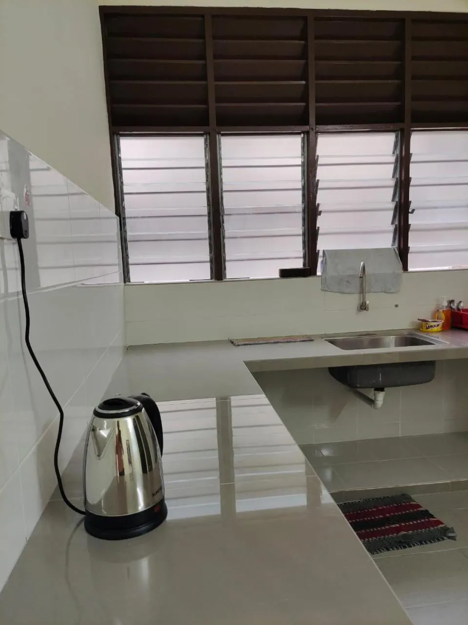 Kitchen or kitchenette in CLP perai homestay near Sri Muniswarar Temple 2