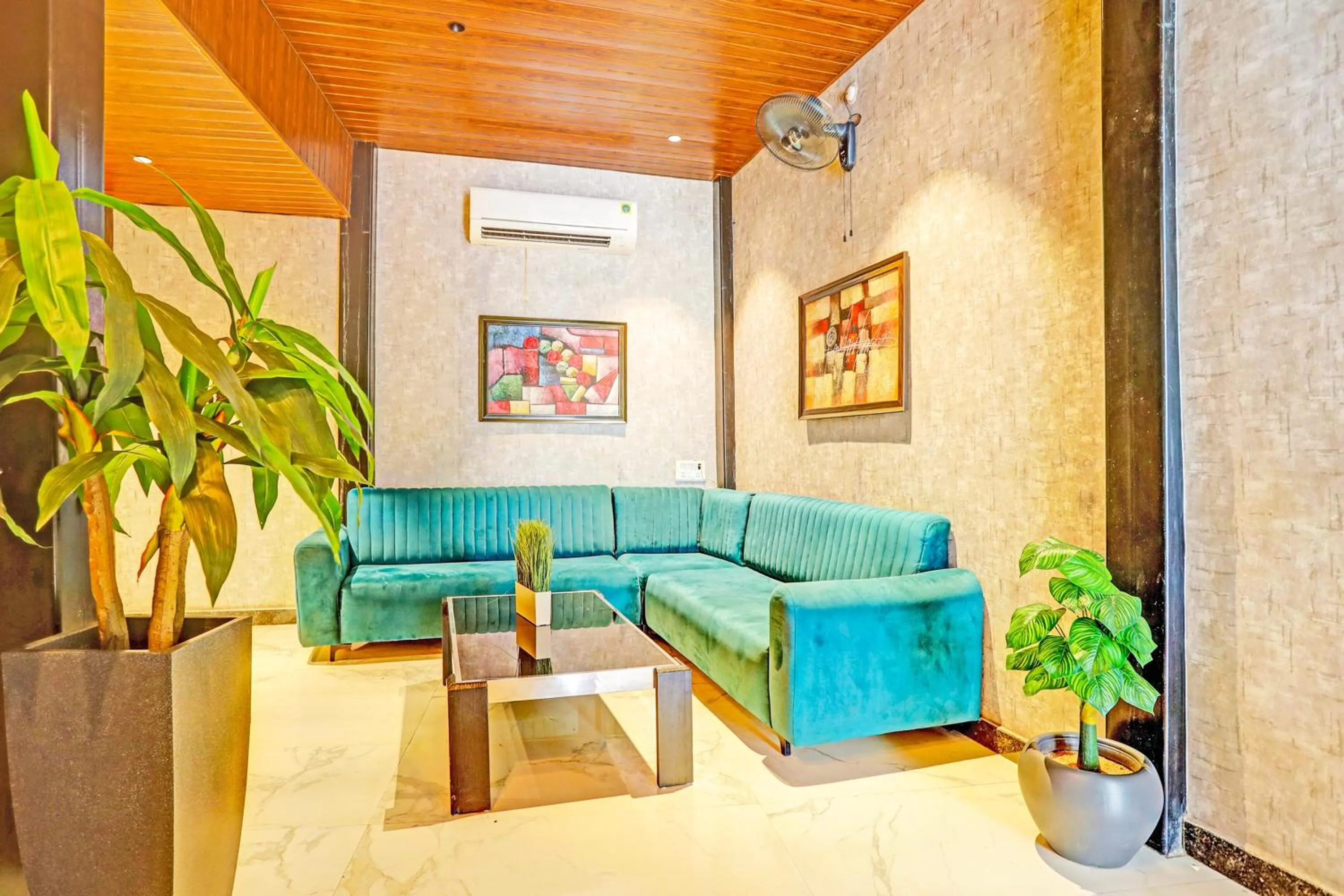 Lobby or reception in Super Hotel O Raipur