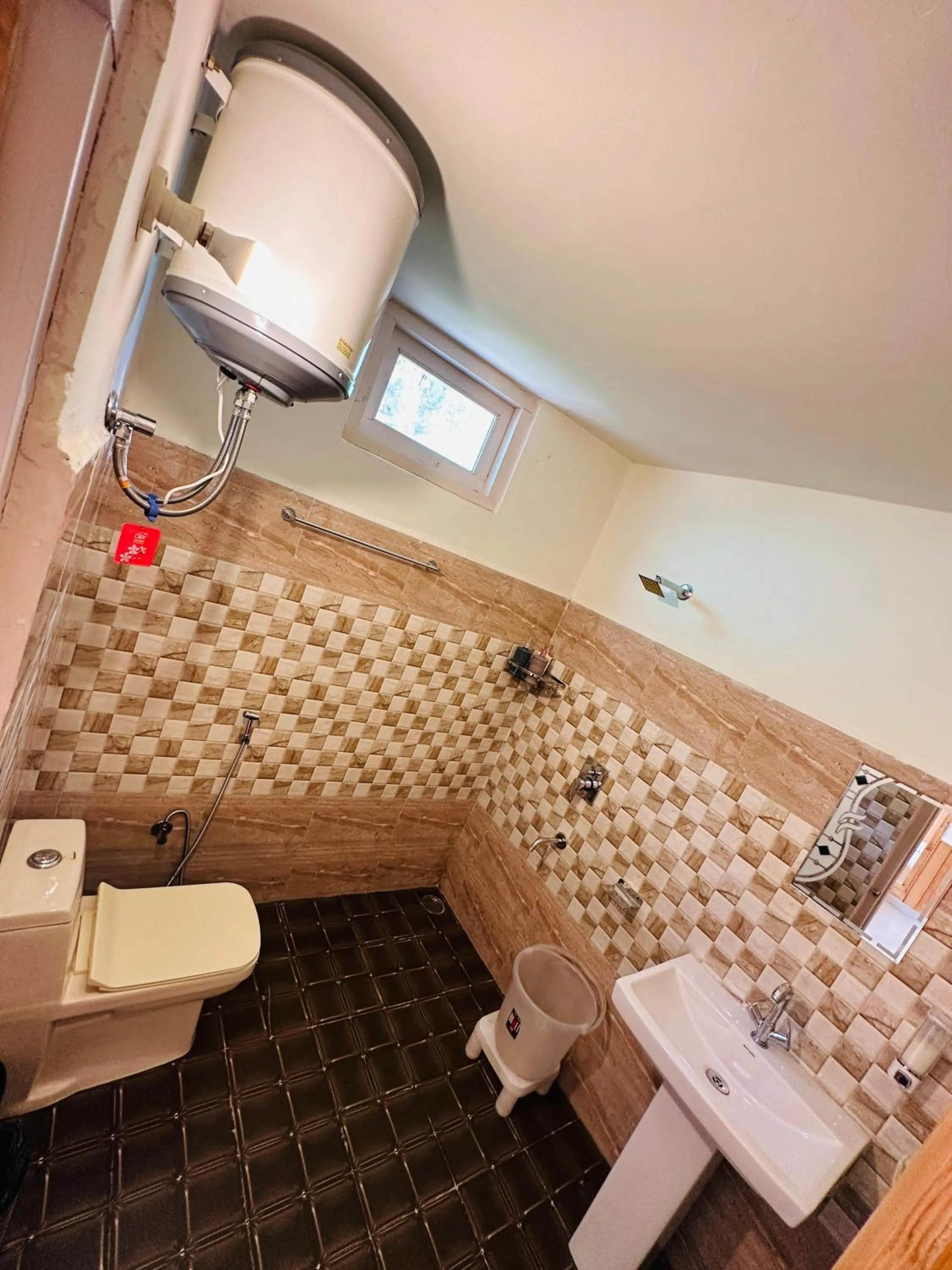 Bathroom in The Stream Kasol