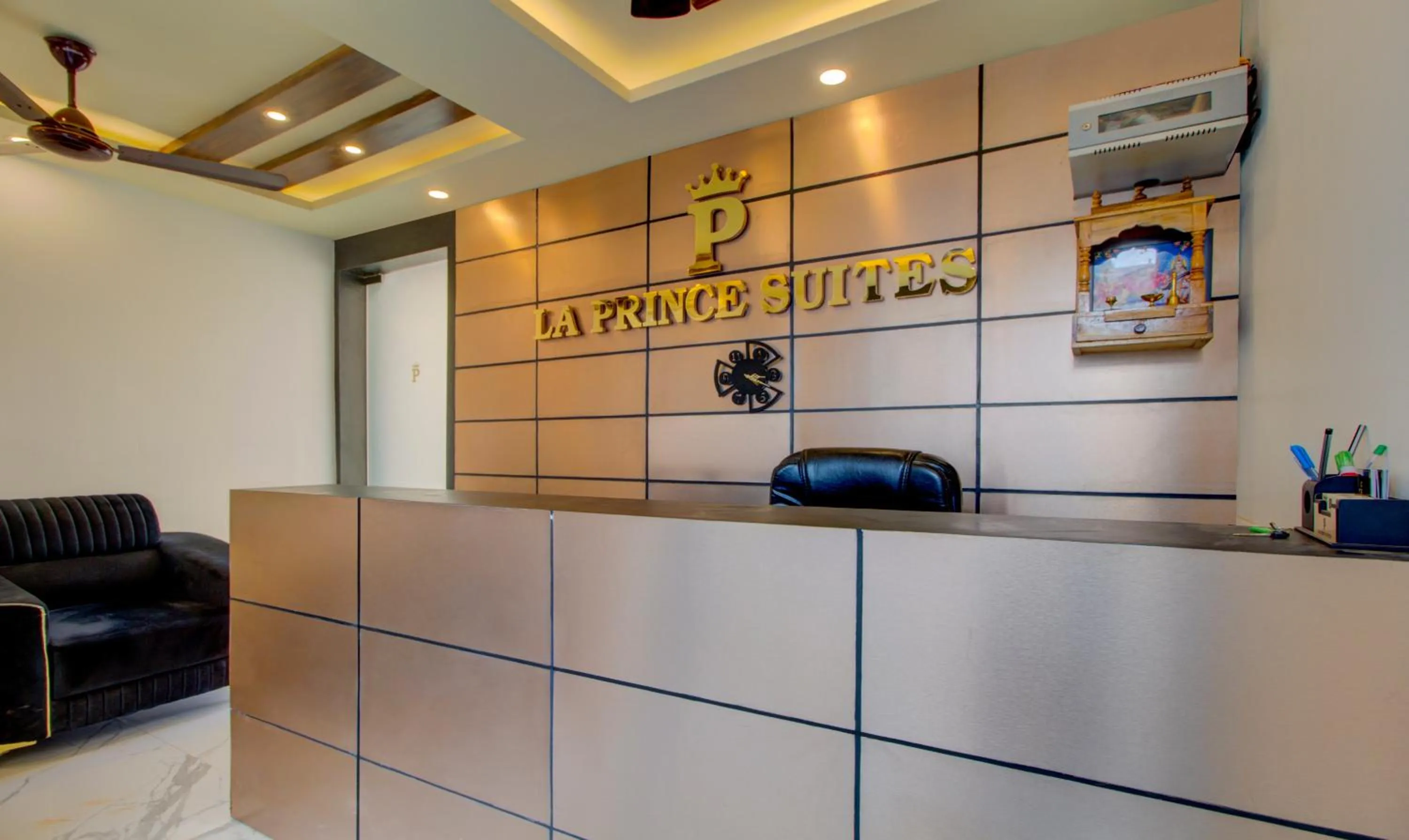 Lobby or reception in Treebo Code Red