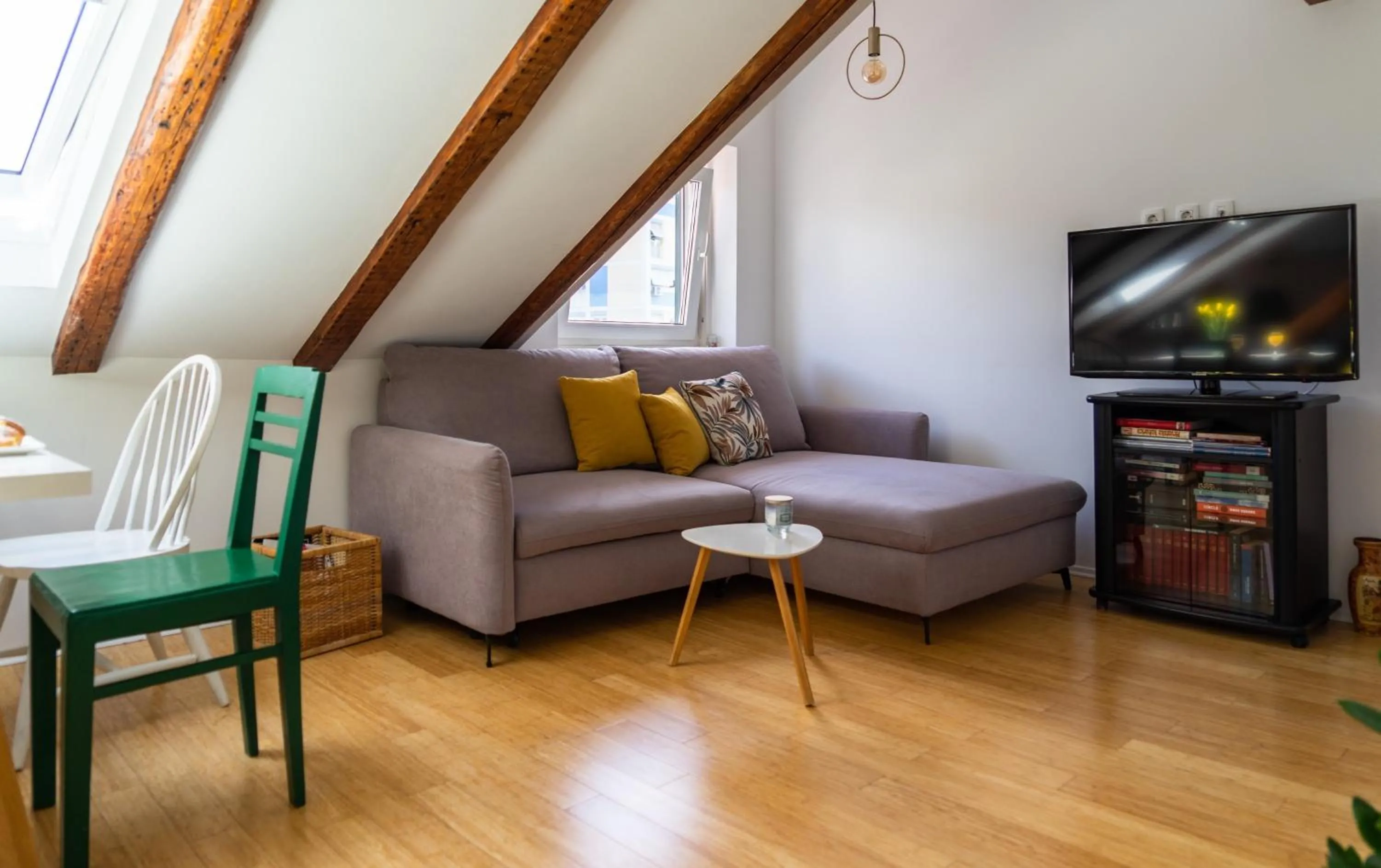 TV and multimedia in Cool attic apartment Marina in the heart of Split
