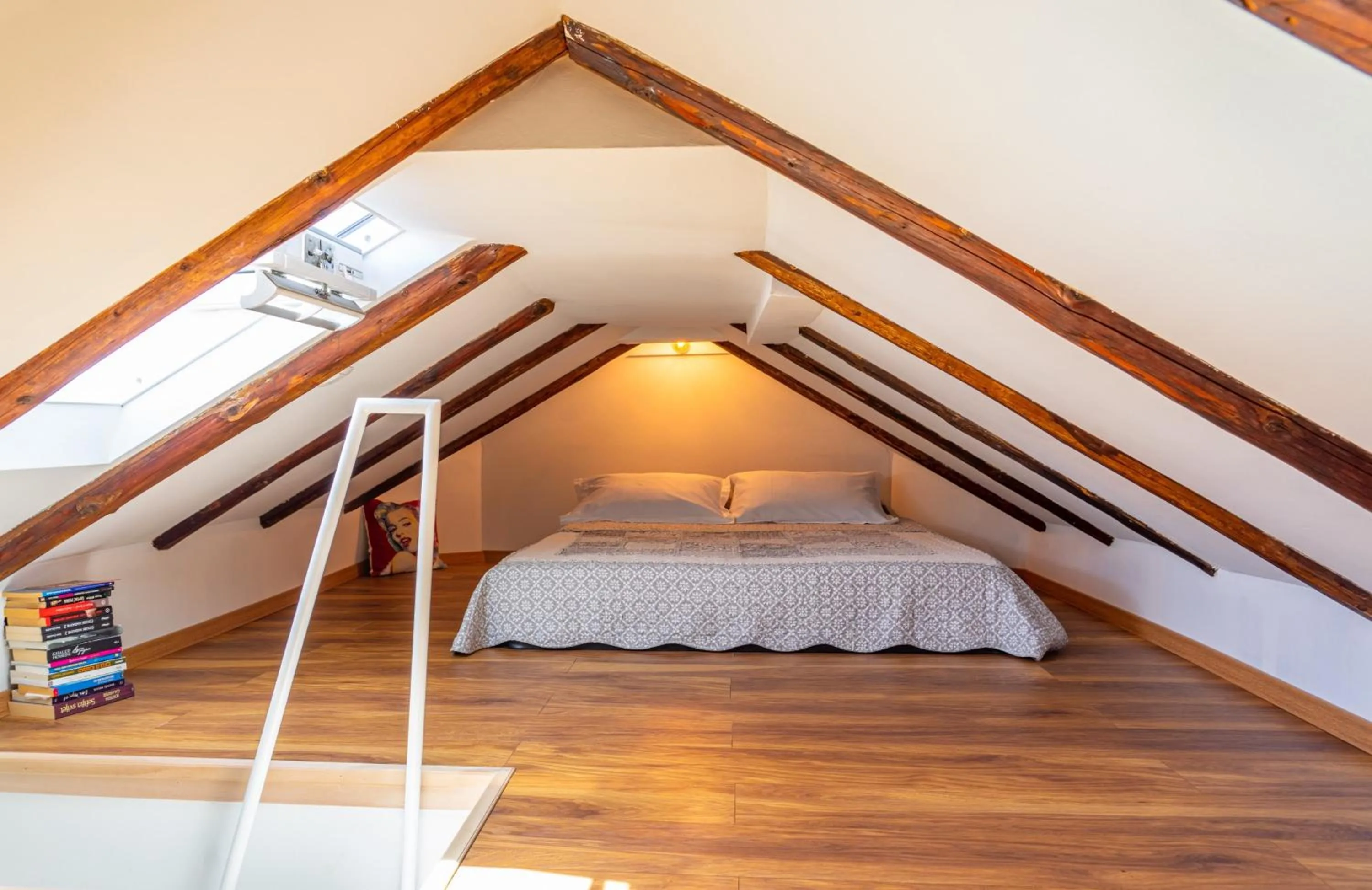 Bed in Cool attic apartment Marina in the heart of Split