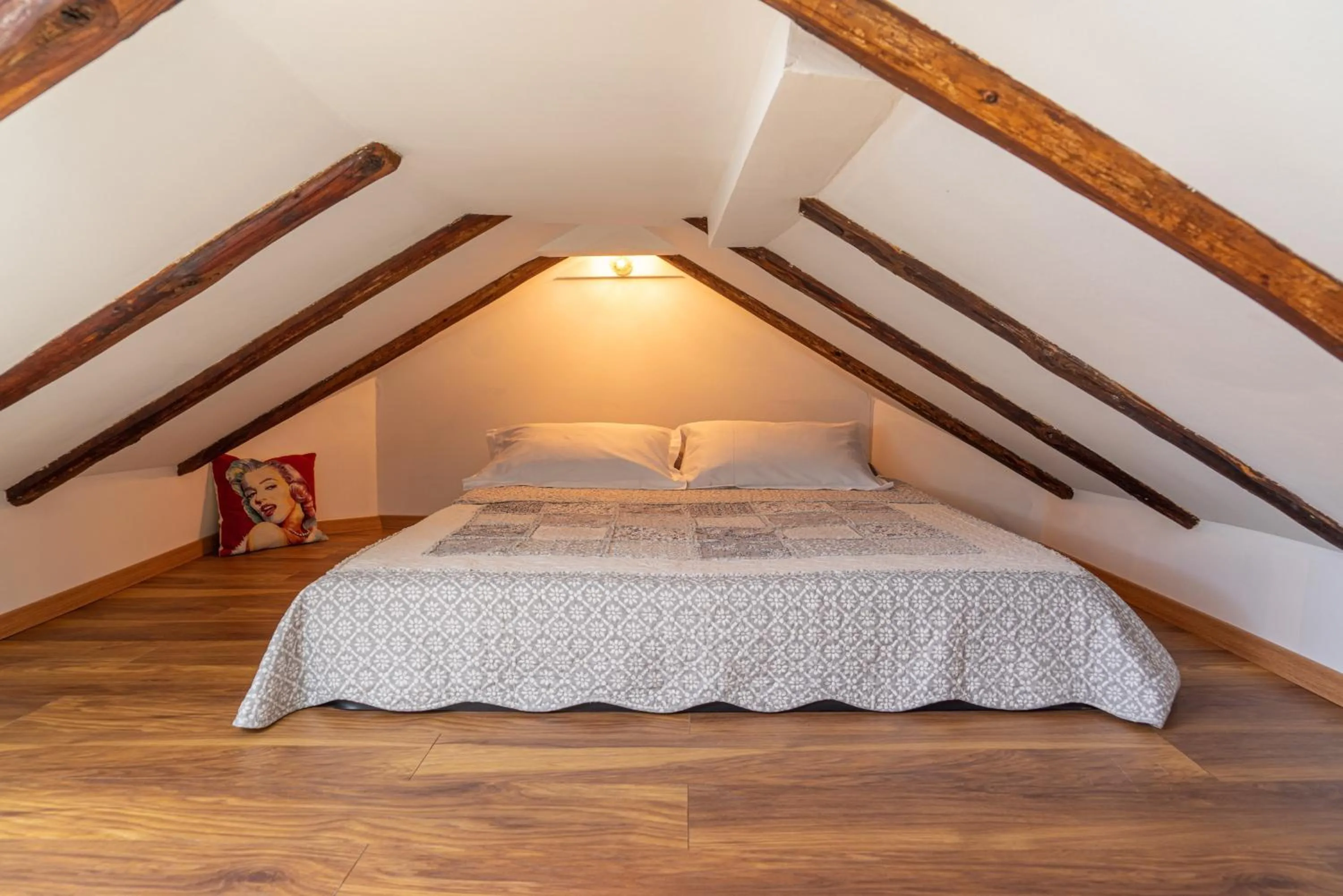 Bed in Cool attic apartment Marina in the heart of Split