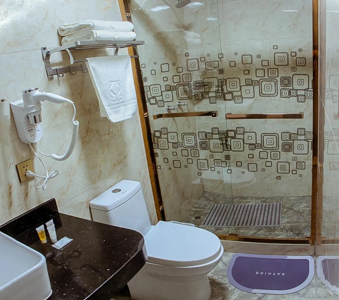 Shower in Gold Source Hotel