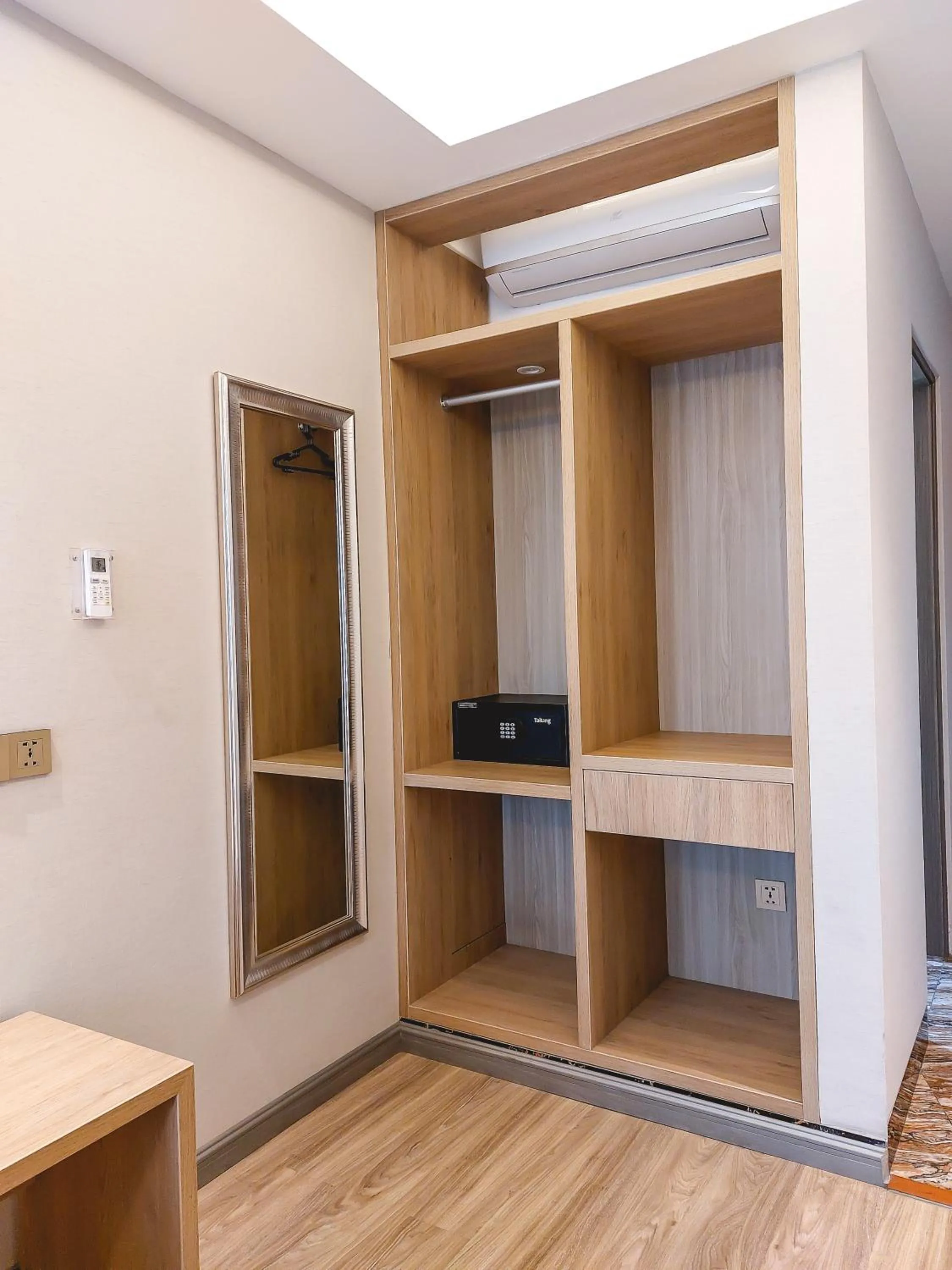 wardrobe in Gold Source Hotel