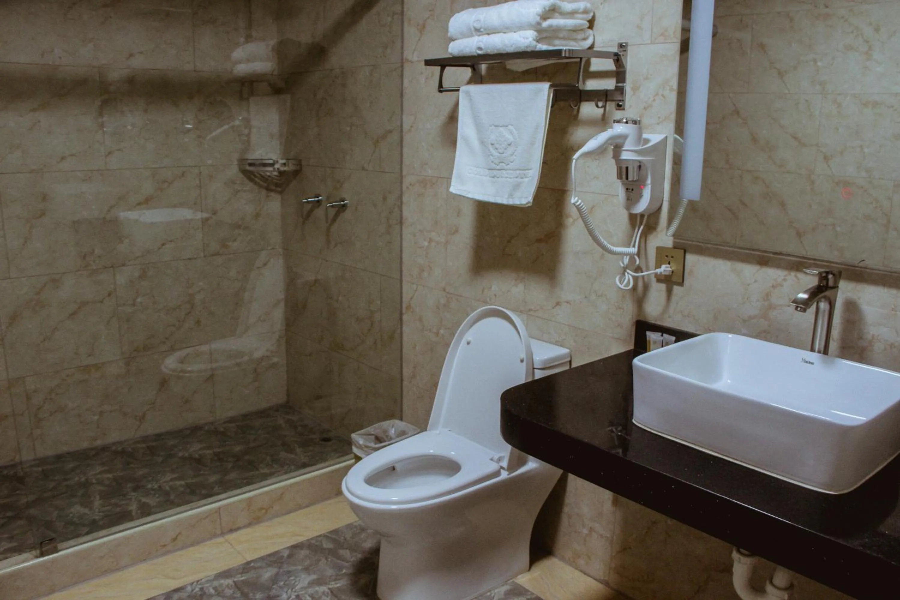 Shower in Gold Source Hotel