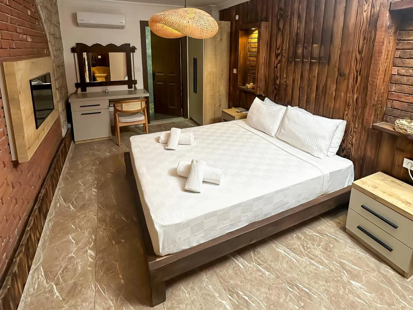 Bed in NURİYE ALACATI