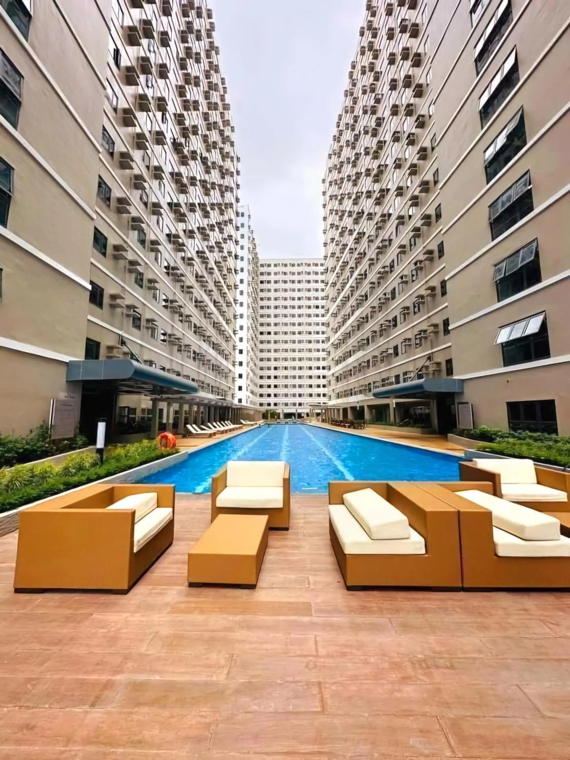 Swimming pool in Acellyne's Suites at Green 2 Residences with Netflix!