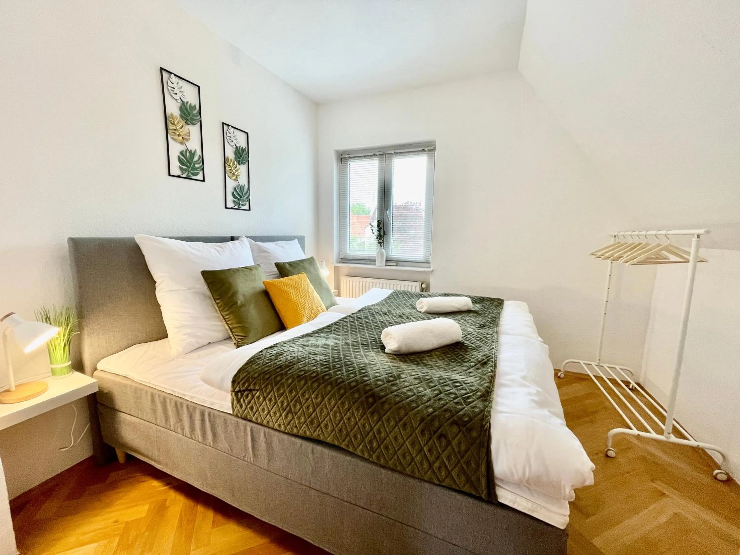 Bedroom, Bed in Design Maisonette I Kamin I 10 Personen I Netflix