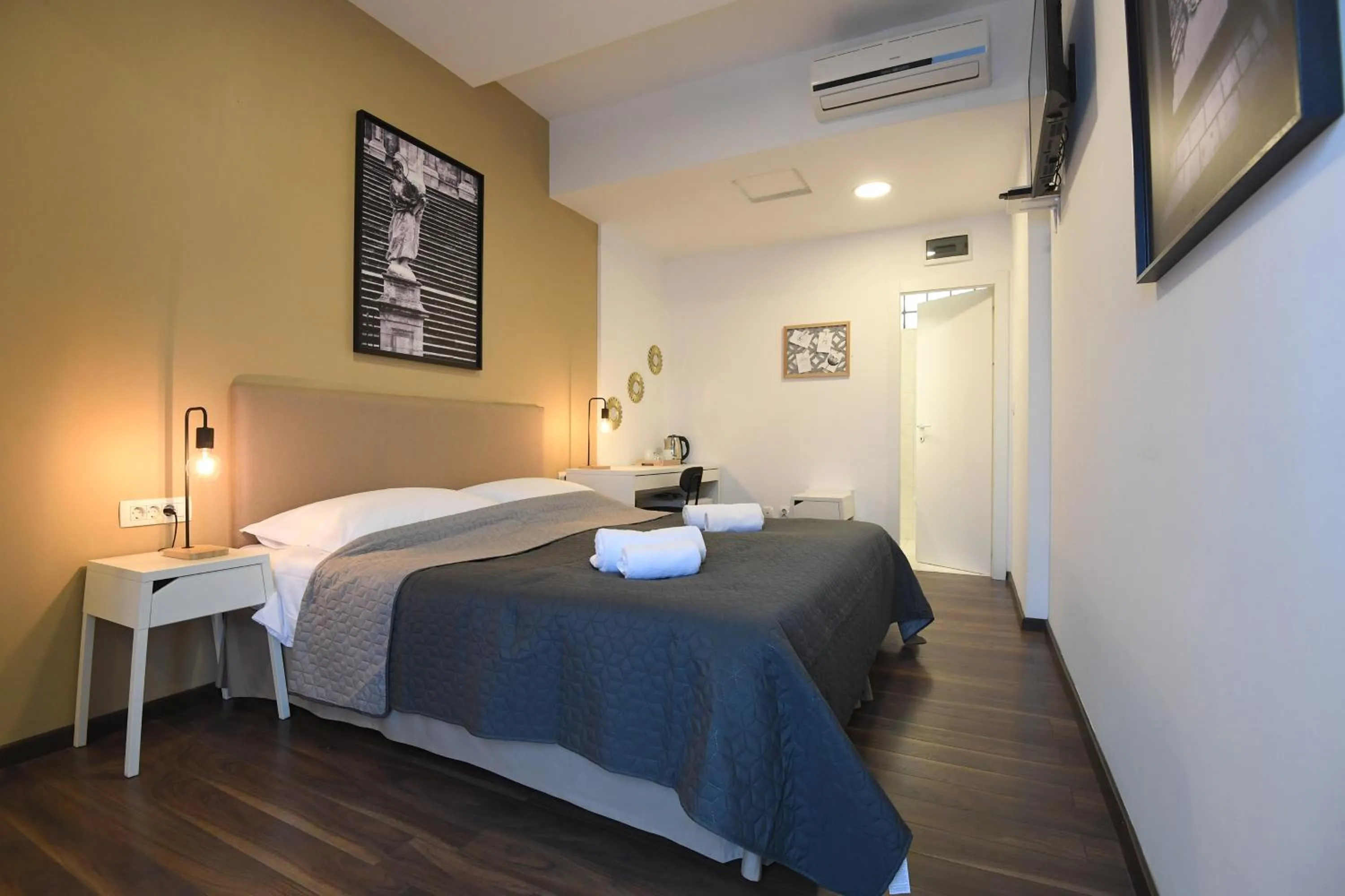 Il Padrino Rooms