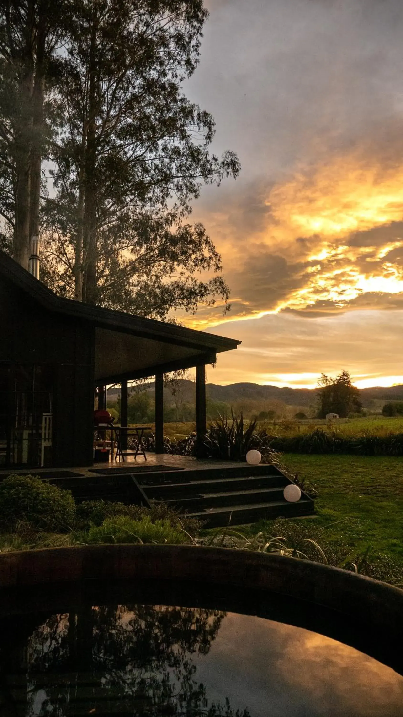 Fiery Peak Eco-Retreat with Stargazing & Hot tub Fiery Peak Eco-Retreat with Stargazing & Hot tub