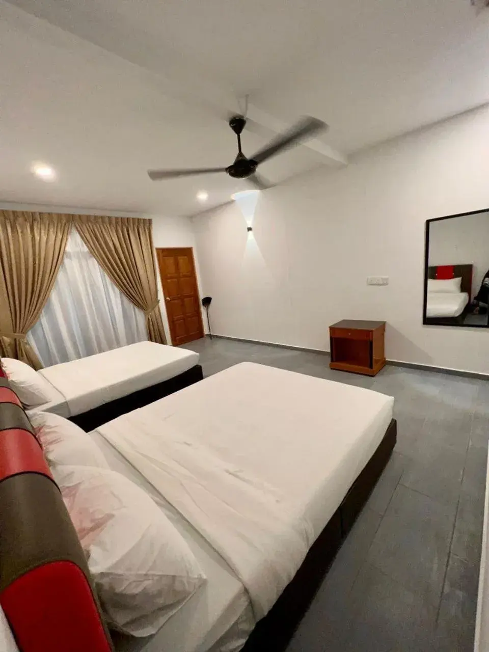 Property building, Bed in Dumba Bay Tioman Property building, Bed in Dumba Bay Tioman