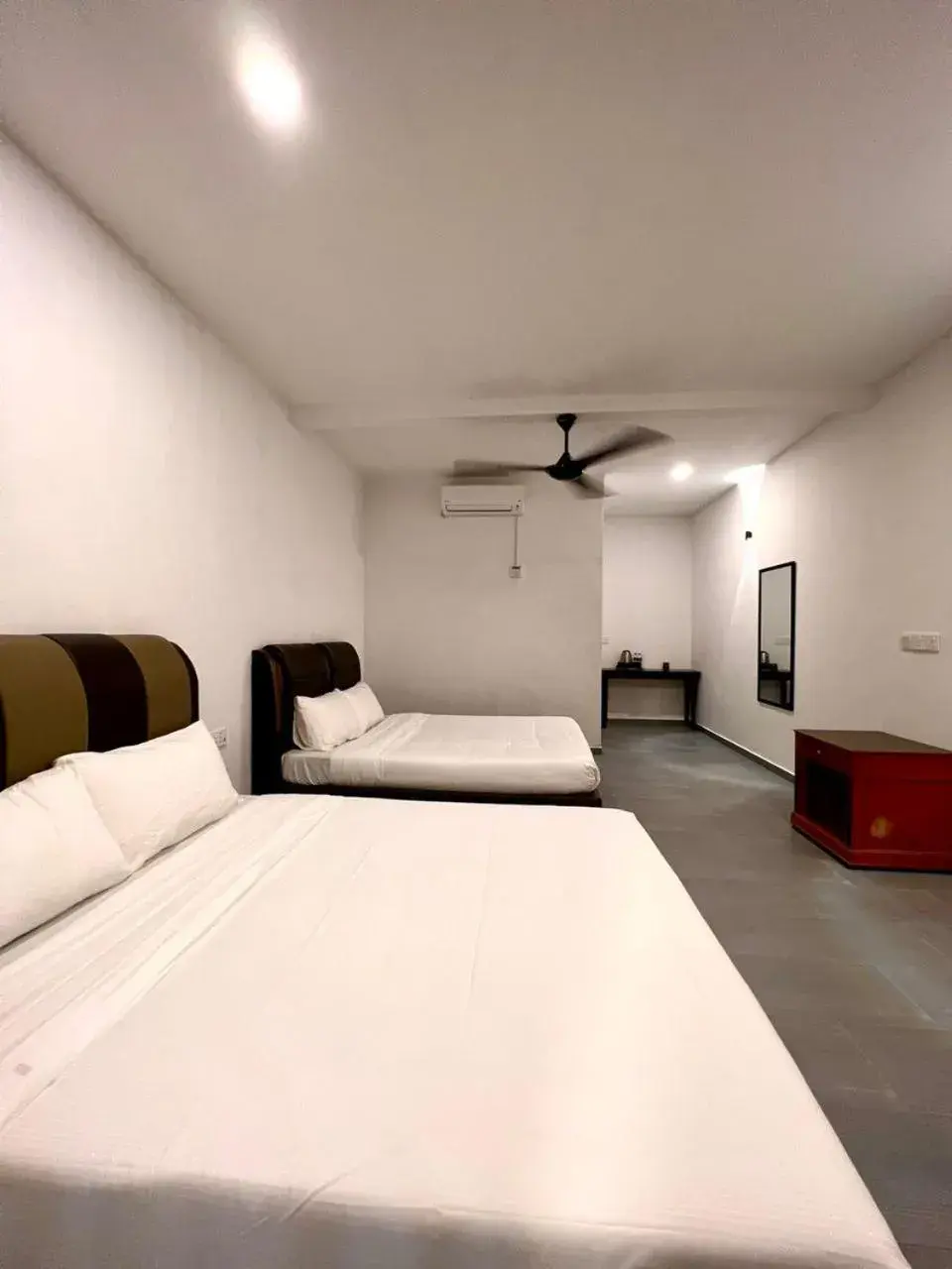 Property building, Bed in Dumba Bay Tioman Property building, Bed in Dumba Bay Tioman