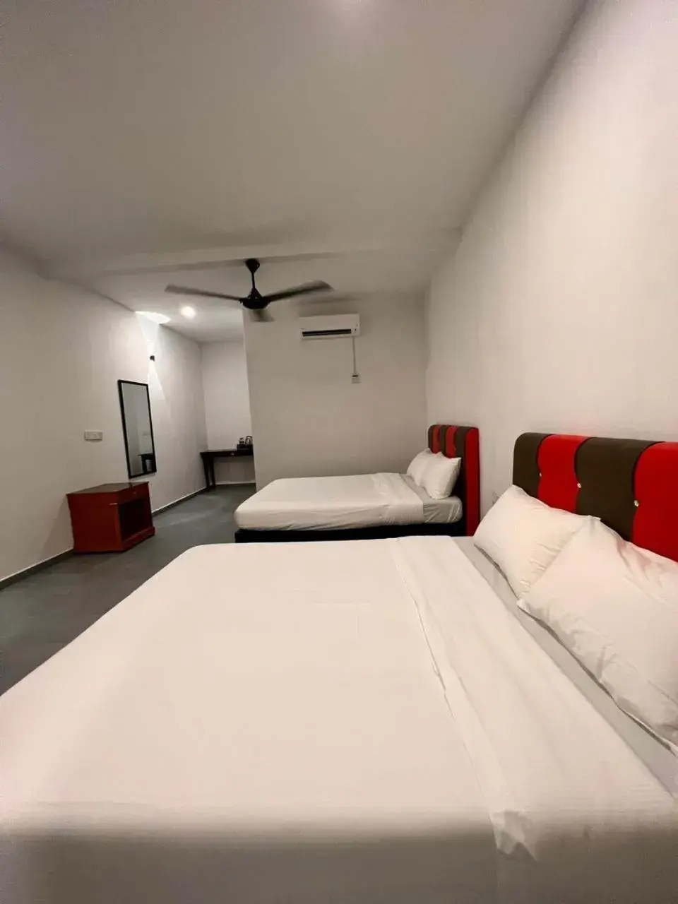 Property building, Bed in Dumba Bay Tioman Property building, Bed in Dumba Bay Tioman