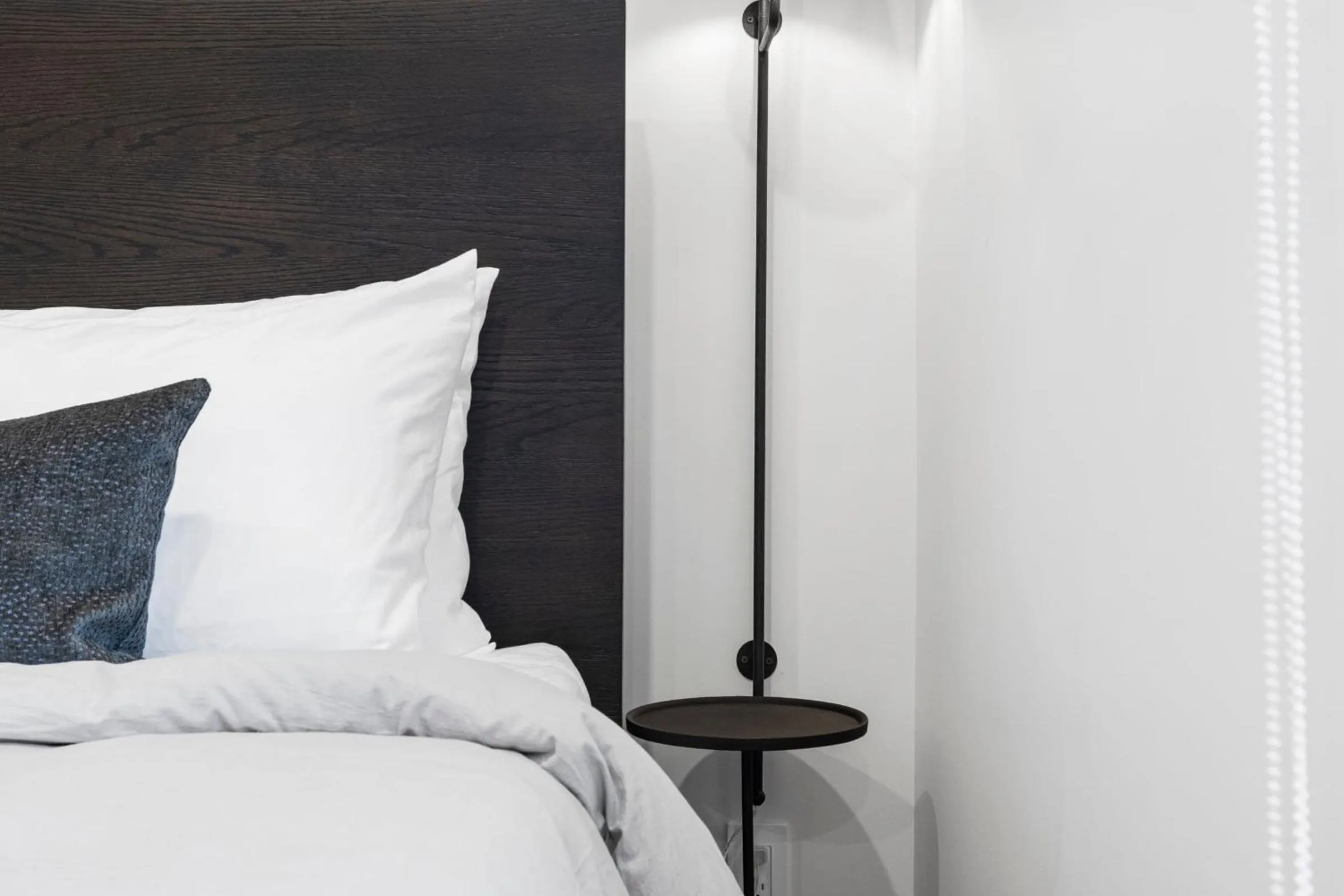 Bed in Casa Jardin - Boutique Suites in Downtown Santa Barbara