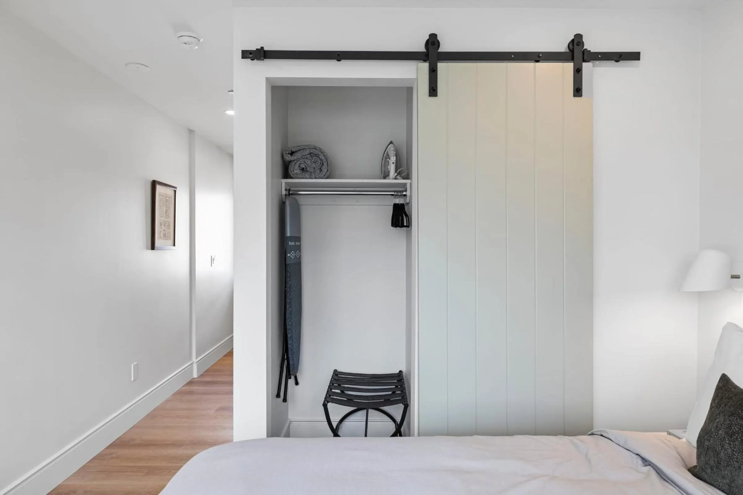 Bed in Casa Jardin - Boutique Suites in Downtown Santa Barbara