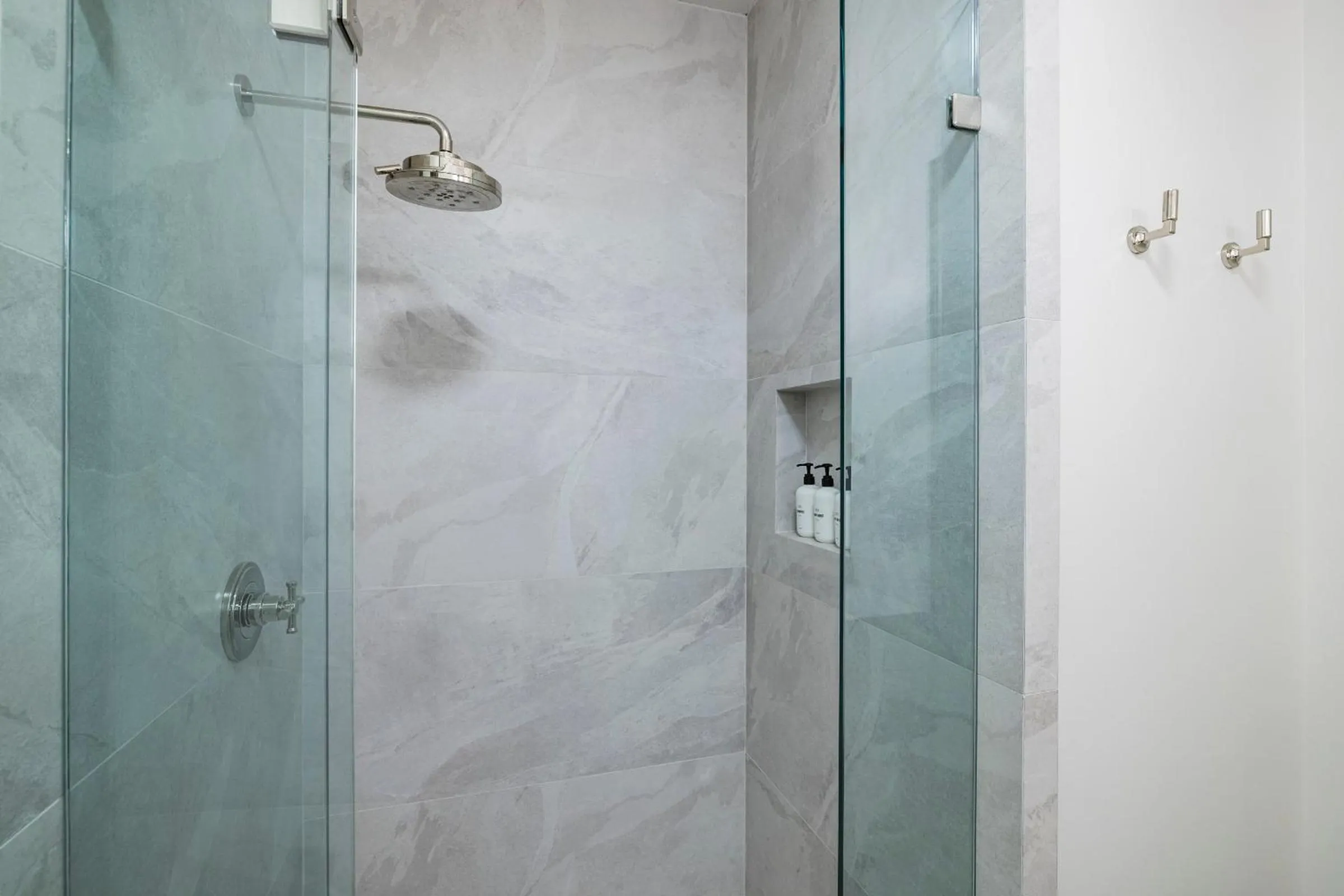 Shower in Casa Jardin - Boutique Suites in Downtown Santa Barbara