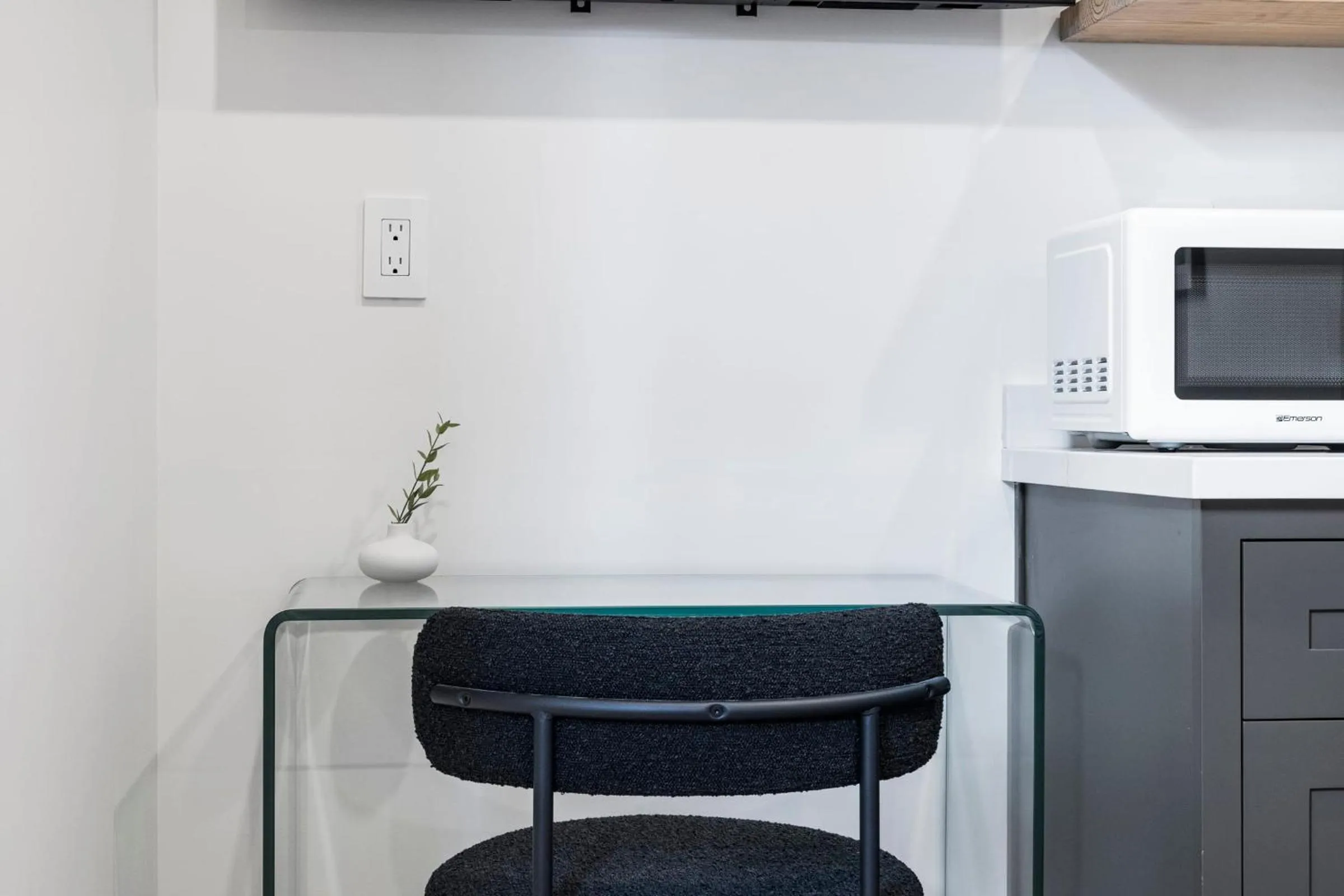 Seating area in Casa Jardin - Boutique Suites in Downtown Santa Barbara