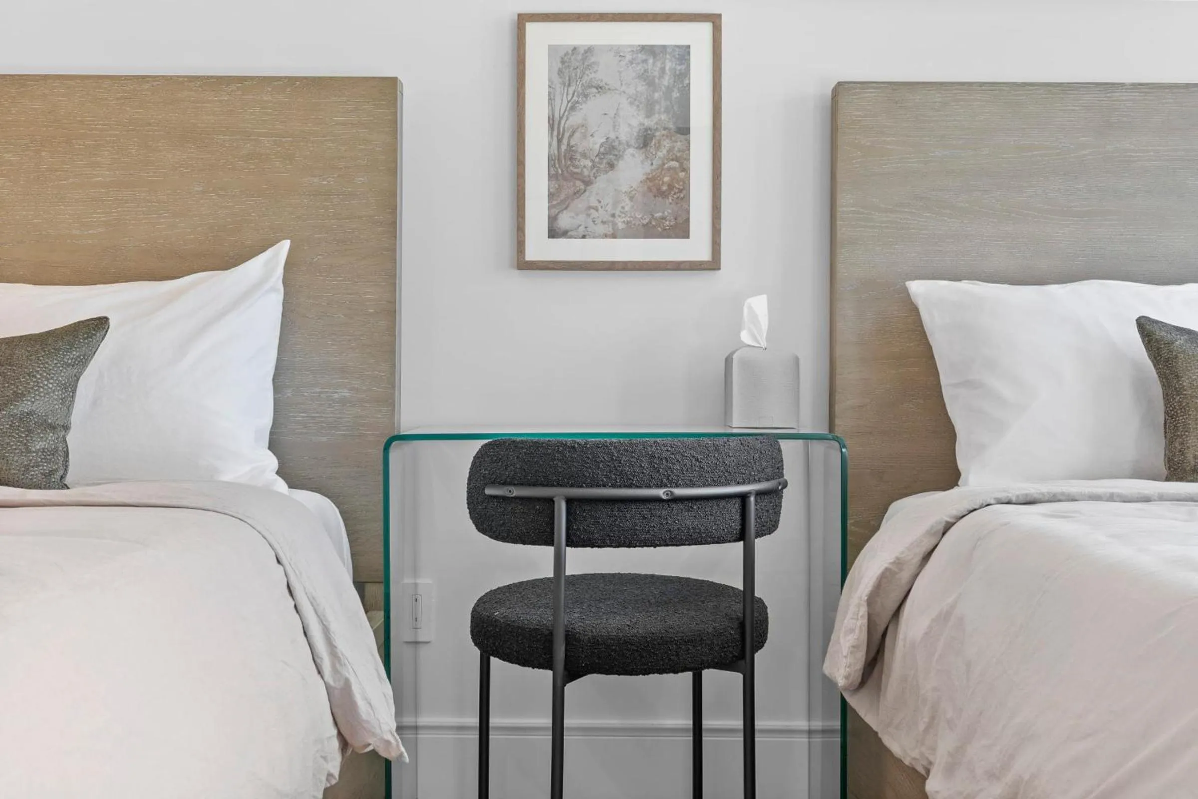 Bed in Casa Jardin - Boutique Suites in Downtown Santa Barbara