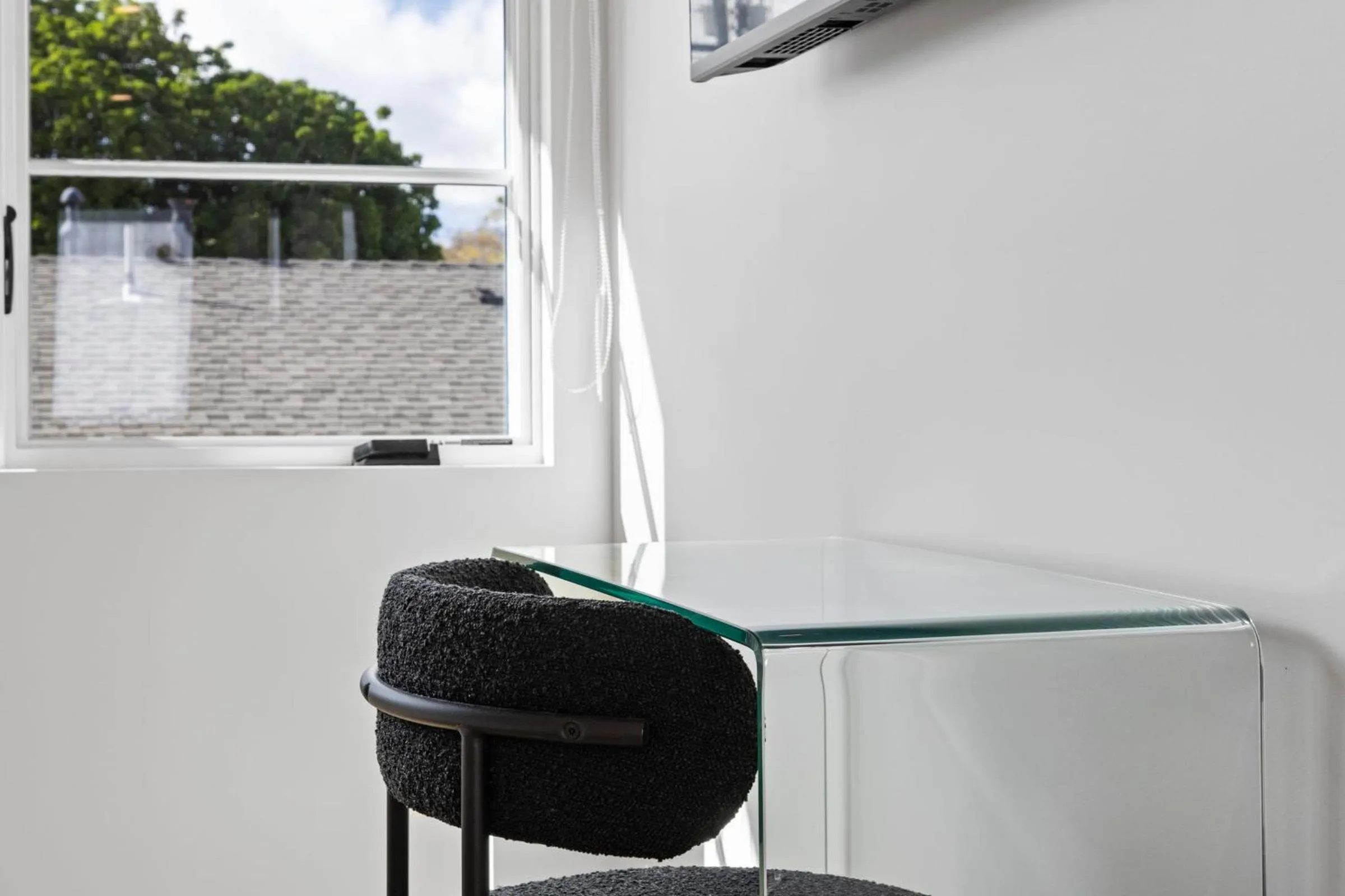 Seating area in Casa Jardin - Boutique Suites in Downtown Santa Barbara