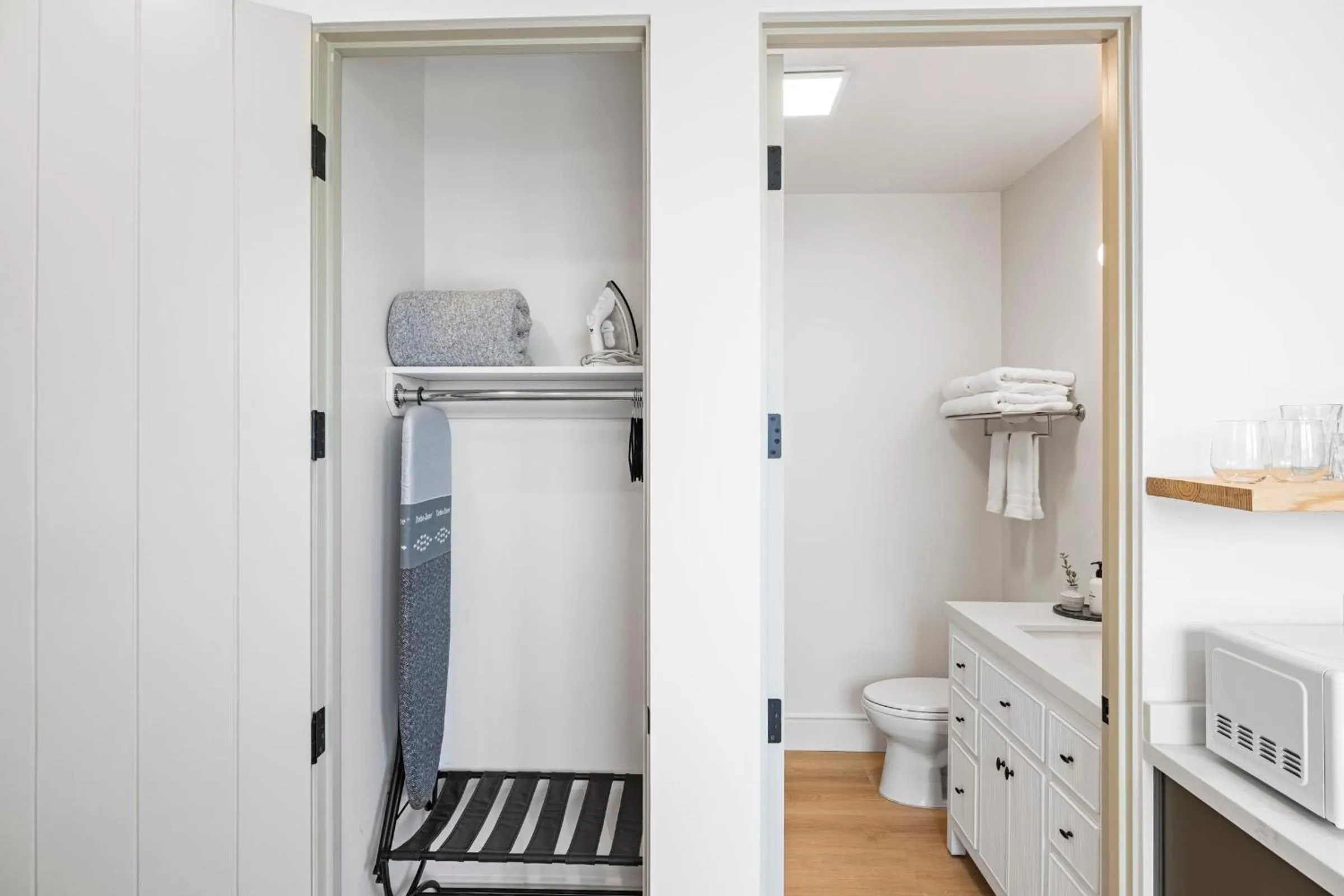 Toilet in Casa Jardin - Boutique Suites in Downtown Santa Barbara