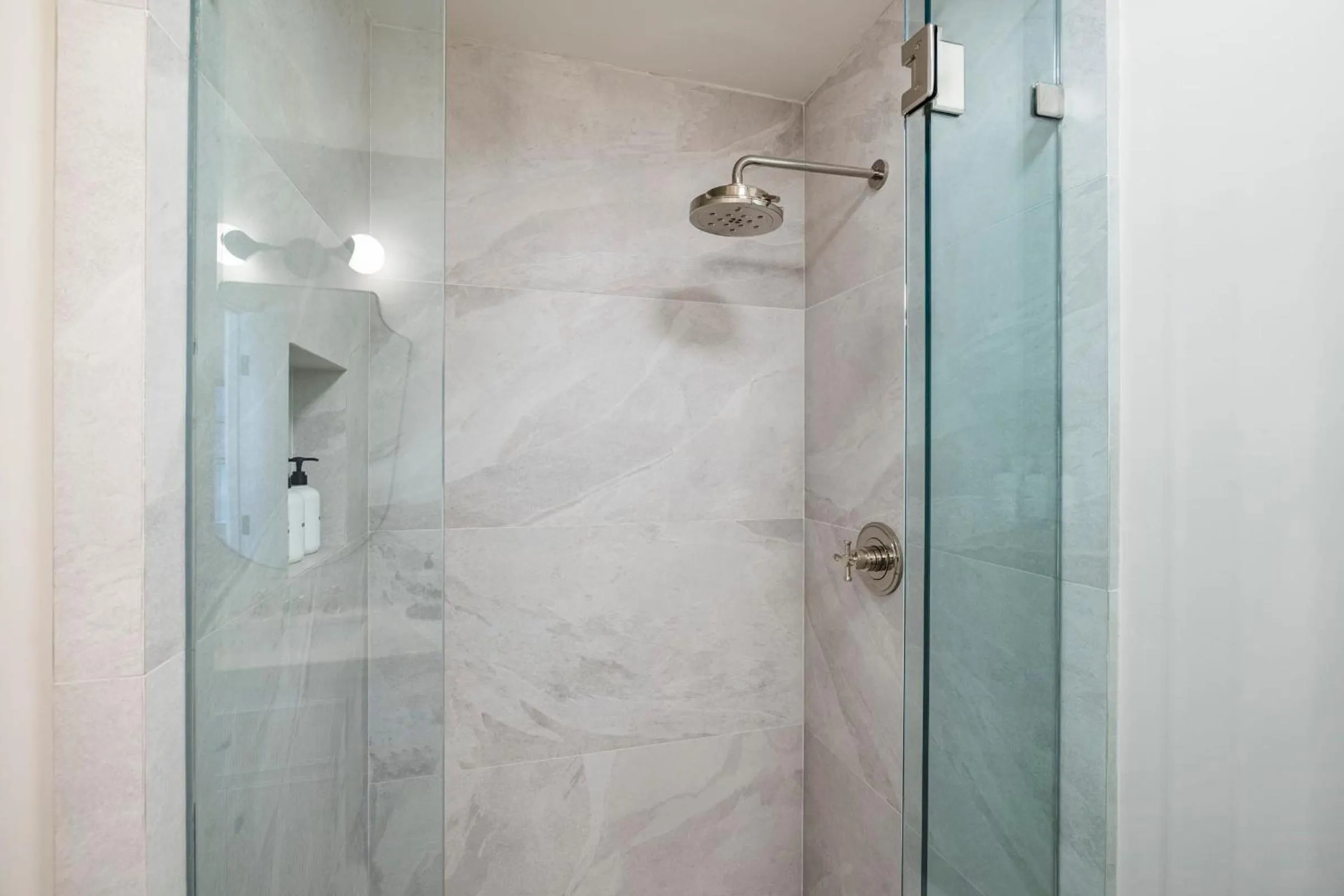 Shower in Casa Jardin - Boutique Suites in Downtown Santa Barbara