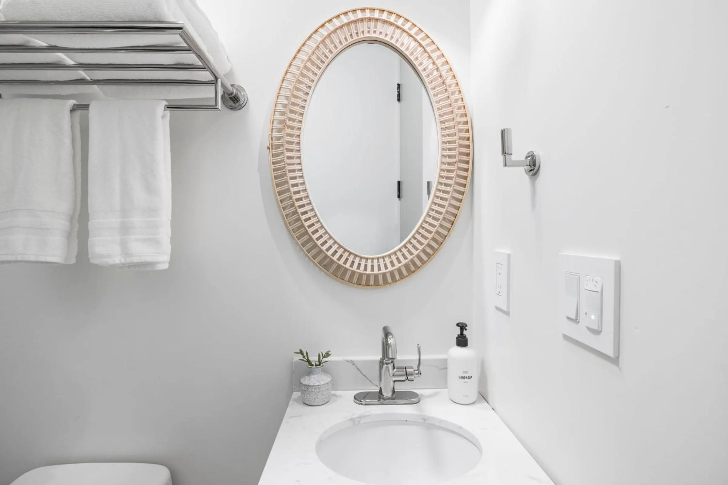 Toilet in Casa Jardin - Boutique Suites in Downtown Santa Barbara