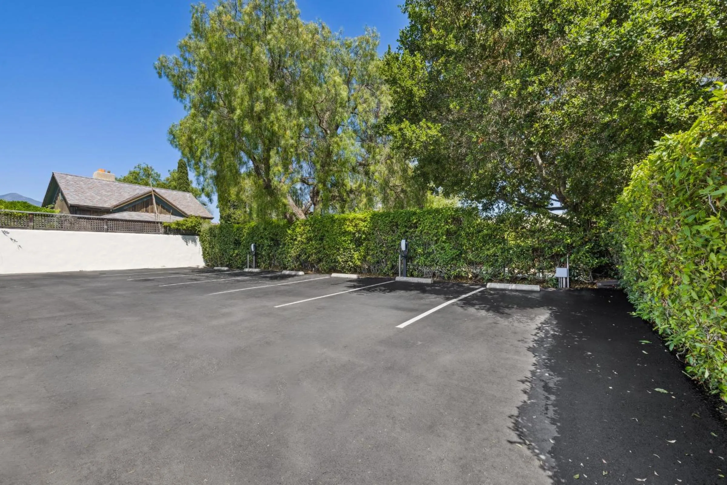 Parking in Casa Jardin - Boutique Suites in Downtown Santa Barbara