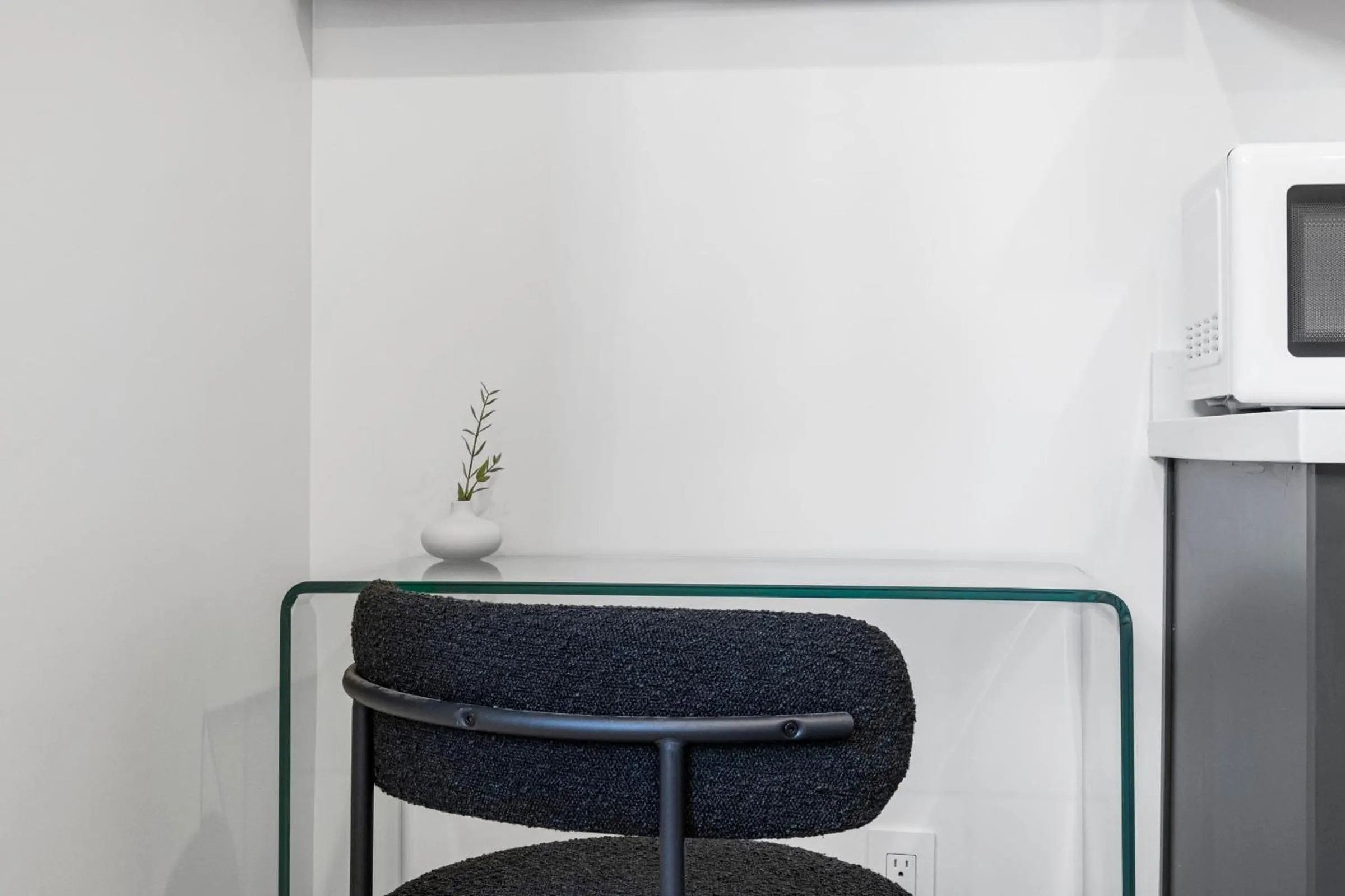 Communal lounge/ TV room in Casa Jardin - Boutique Suites in Downtown Santa Barbara