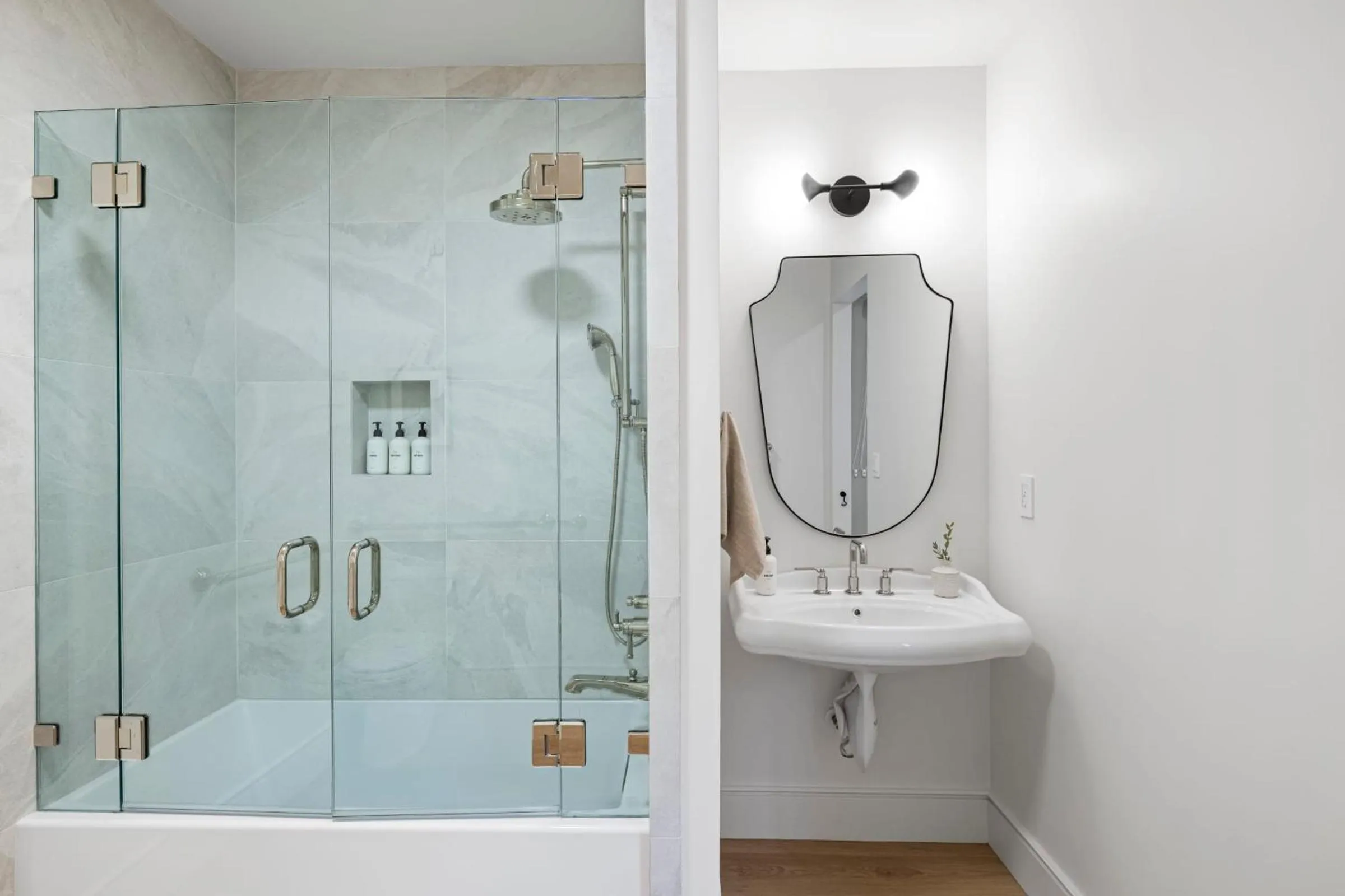 Shower in Casa Jardin - Boutique Suites in Downtown Santa Barbara