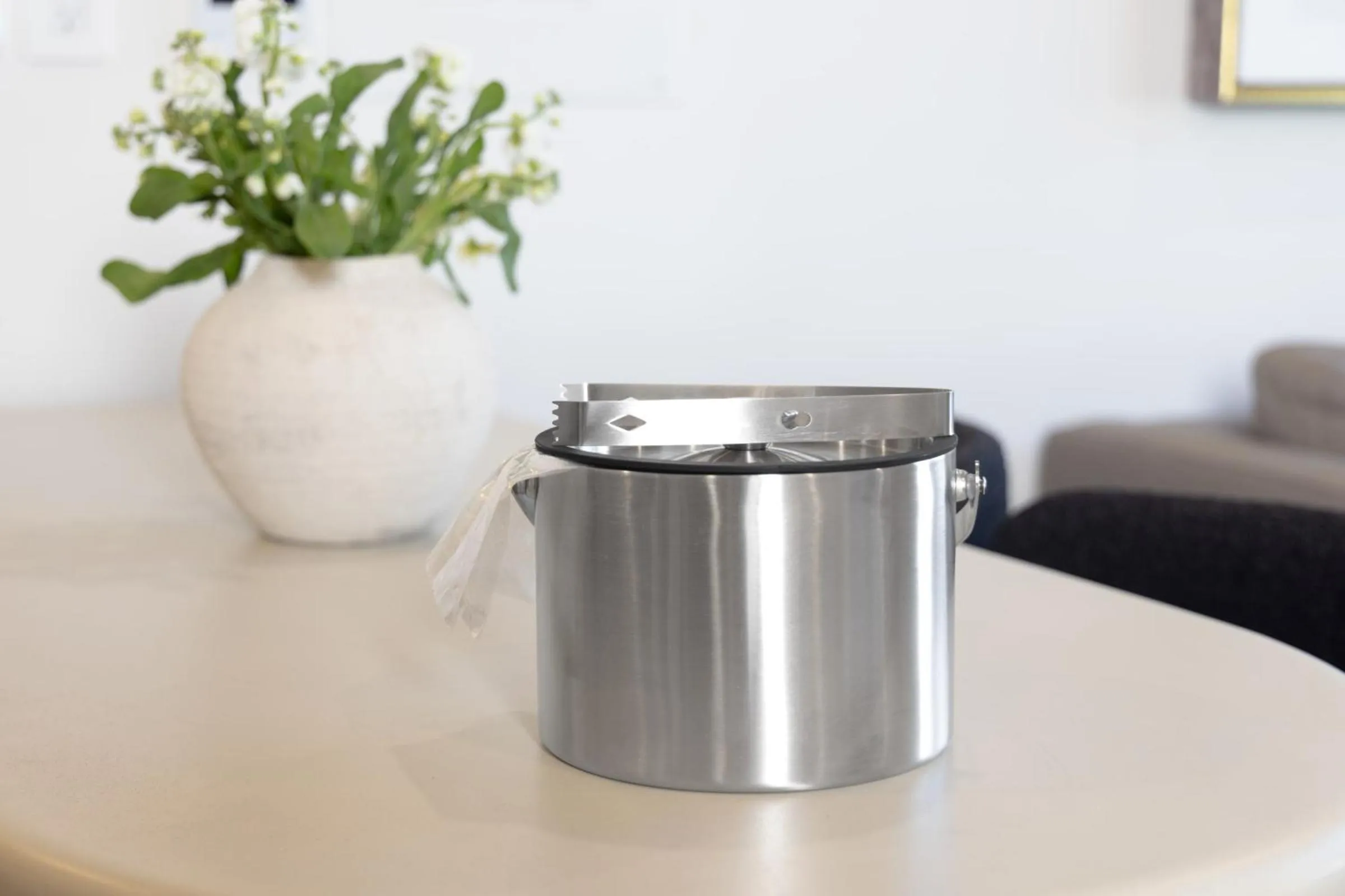 Kitchen or kitchenette in Casa Jardin - Boutique Suites in Downtown Santa Barbara