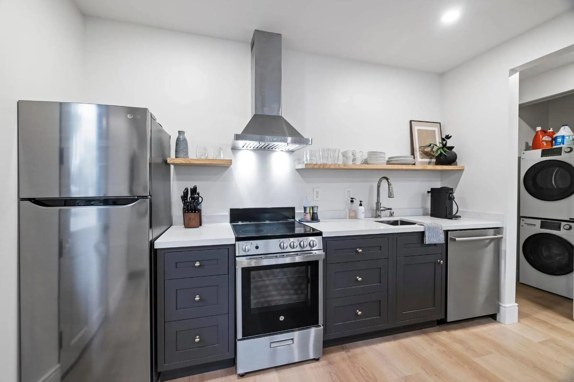 Apartment - Ground Floor in Casa Jardin - Boutique Suites in Downtown Santa Barbara Apartment - Ground Floor in Casa Jardin - Boutique Suites in Downtown Santa Barbara