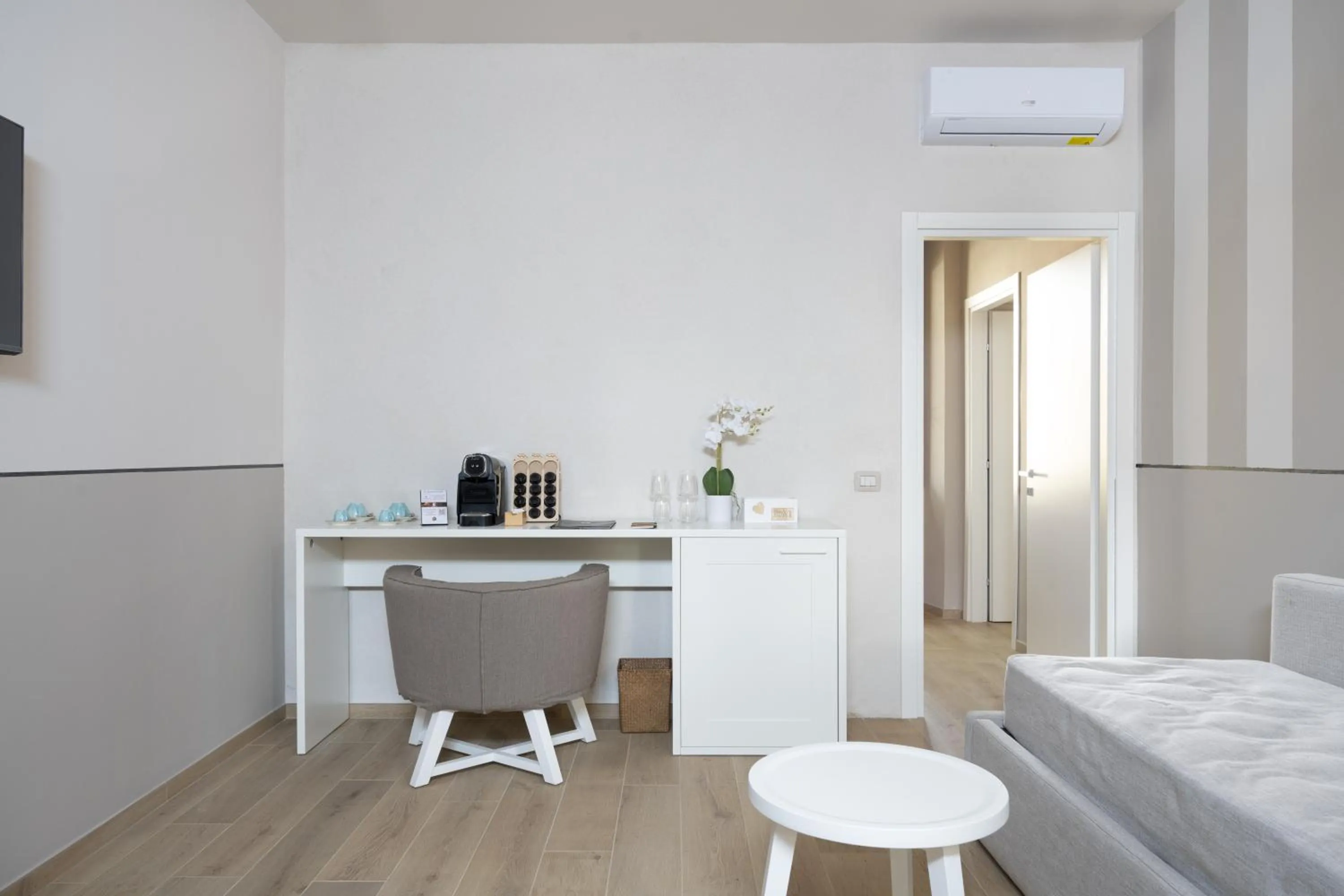 Living room, Bed in Villa Il Platano