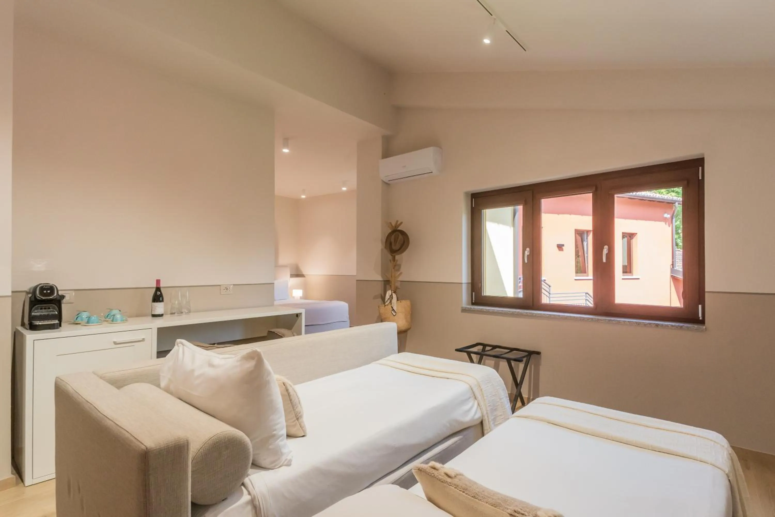 Living room, Bed in Villa Il Platano