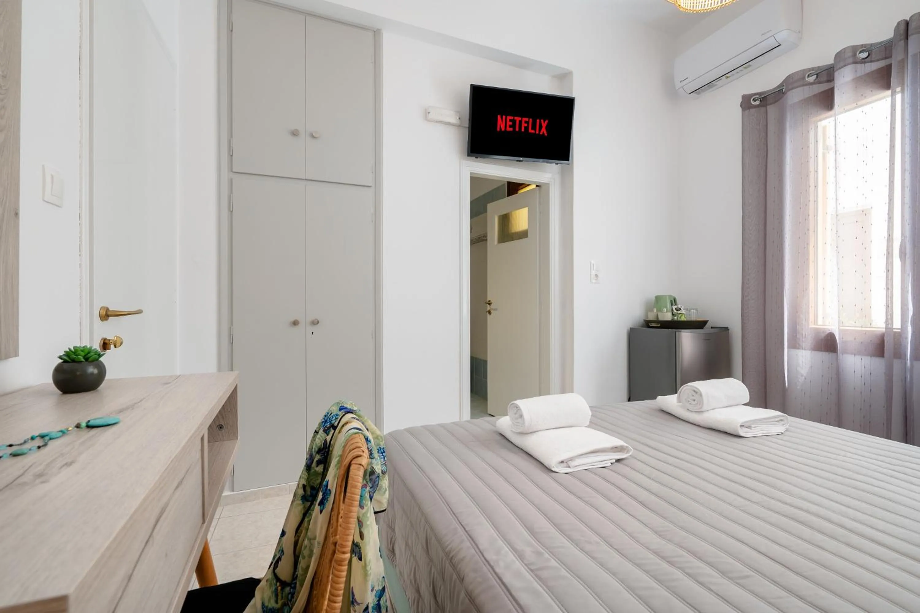 TV and multimedia in NaxosAir1