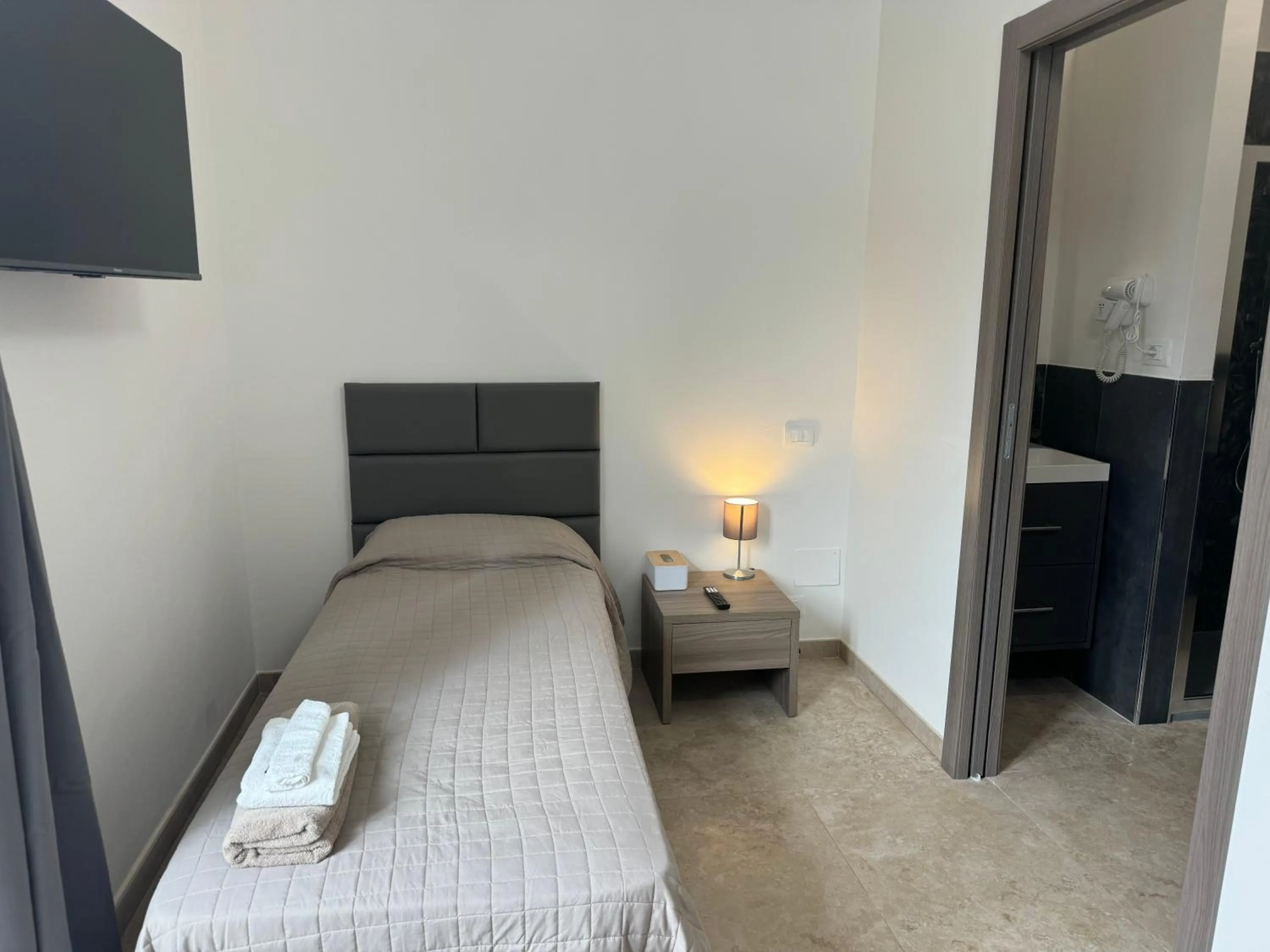 Bed in Montecristo B&B