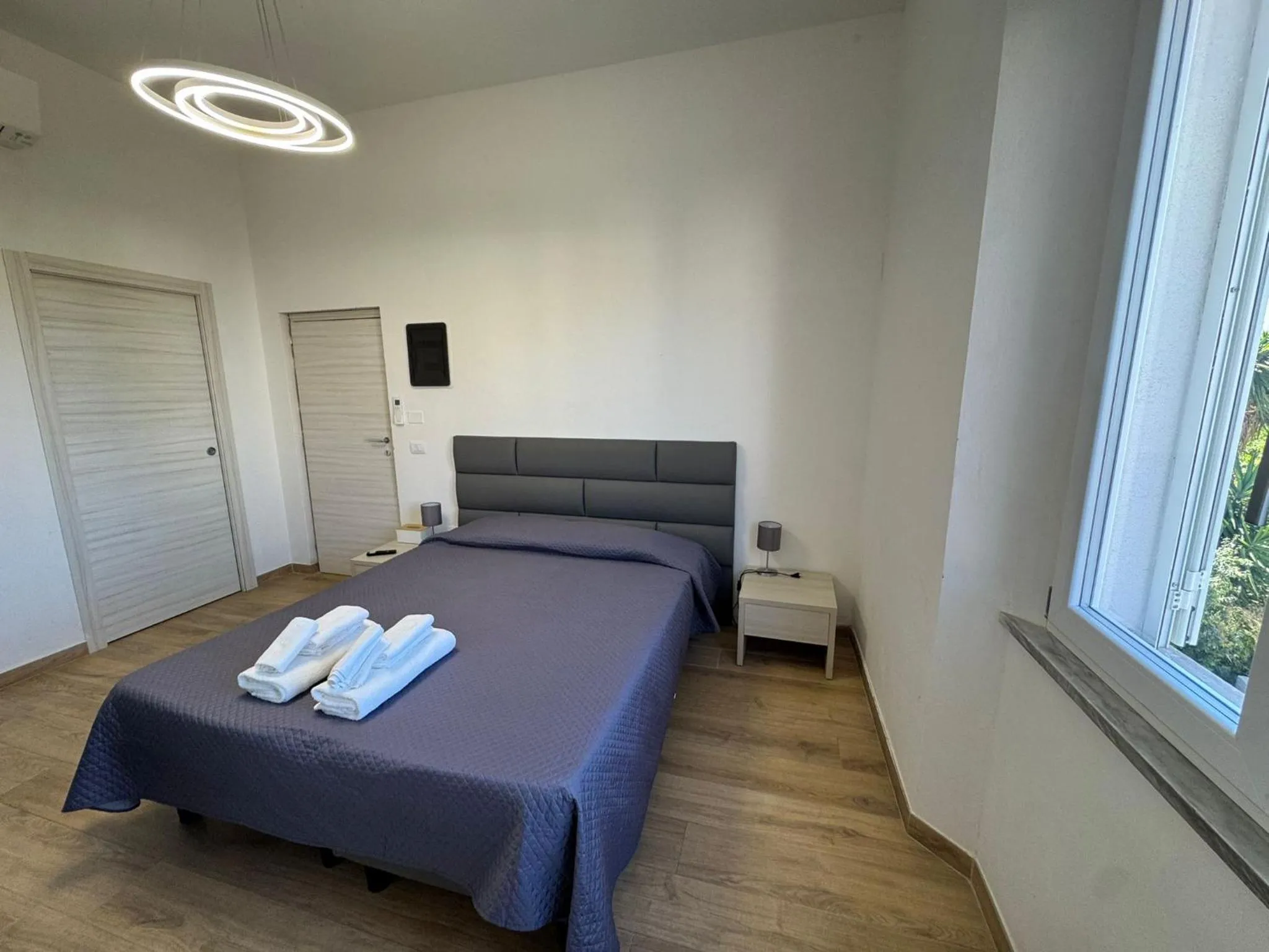 Bed in Montecristo B&B