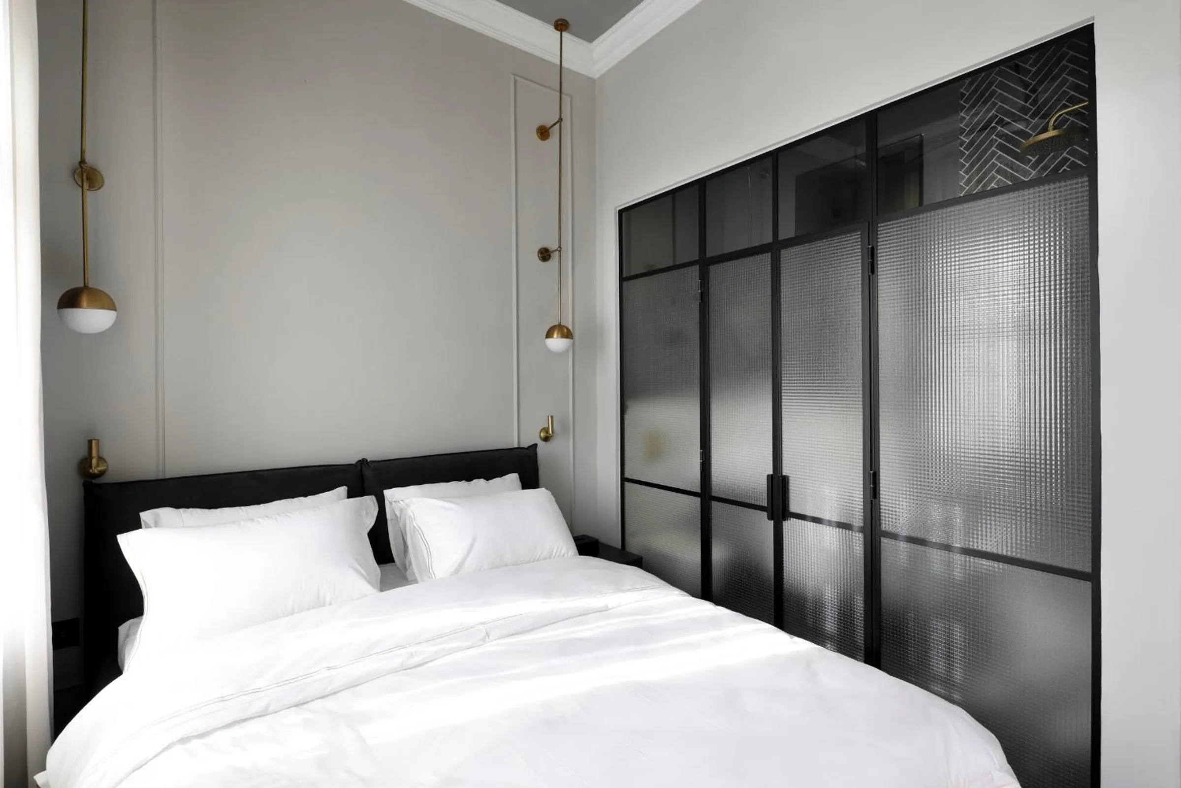 Toilet, Bed in Allegro Neve Tzedek Boutique Suites - By HOMY