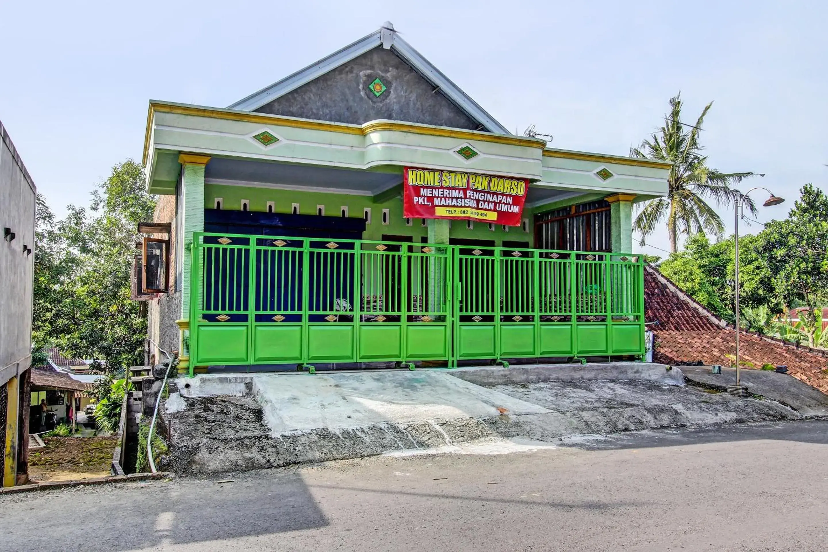 Facade/entrance in Hotel O Guest House Pak Darso Facade/entrance in Hotel O Guest House Pak Darso