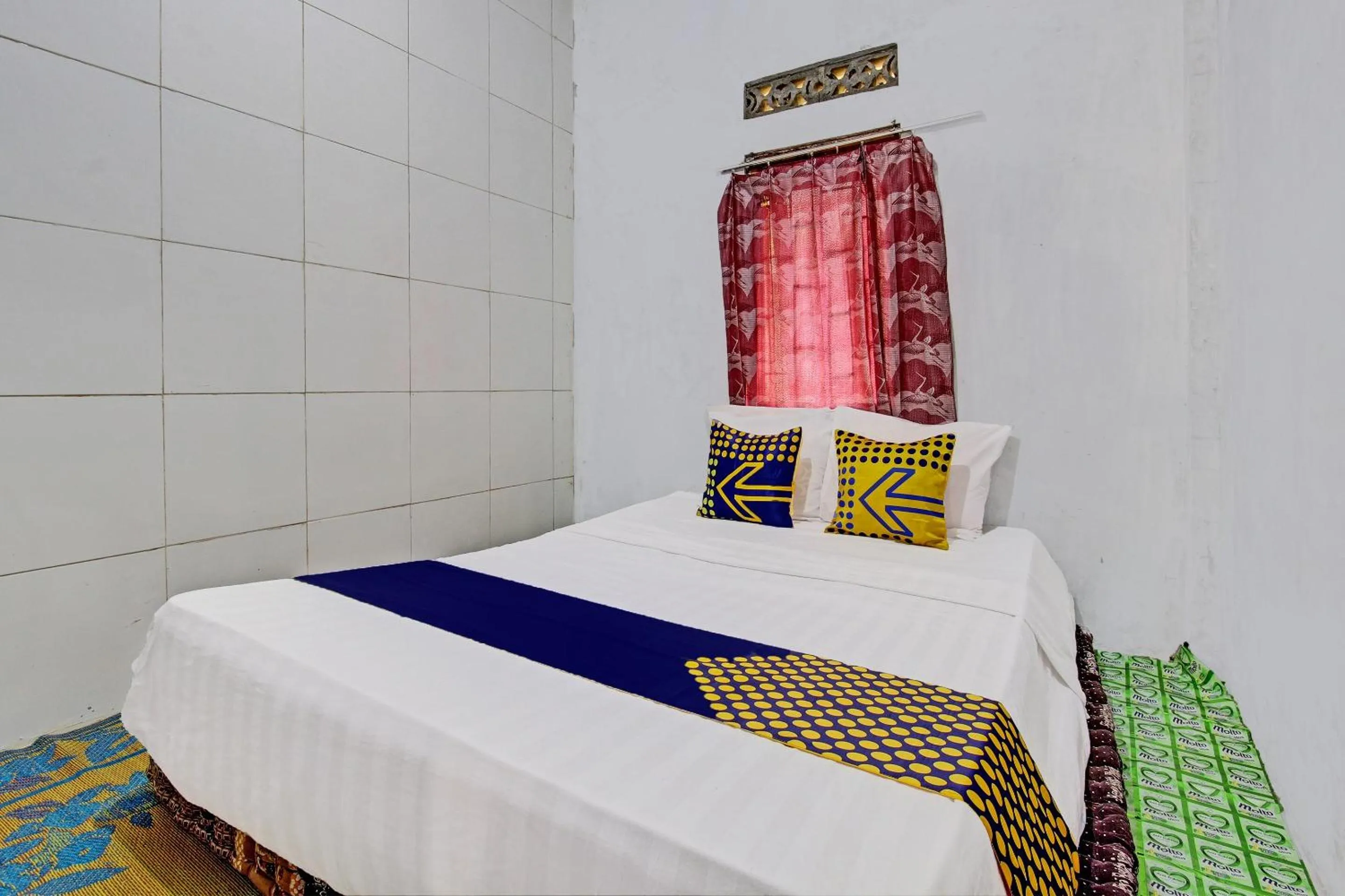 Bedroom, Bed in Hotel O Guest House Pak Darso