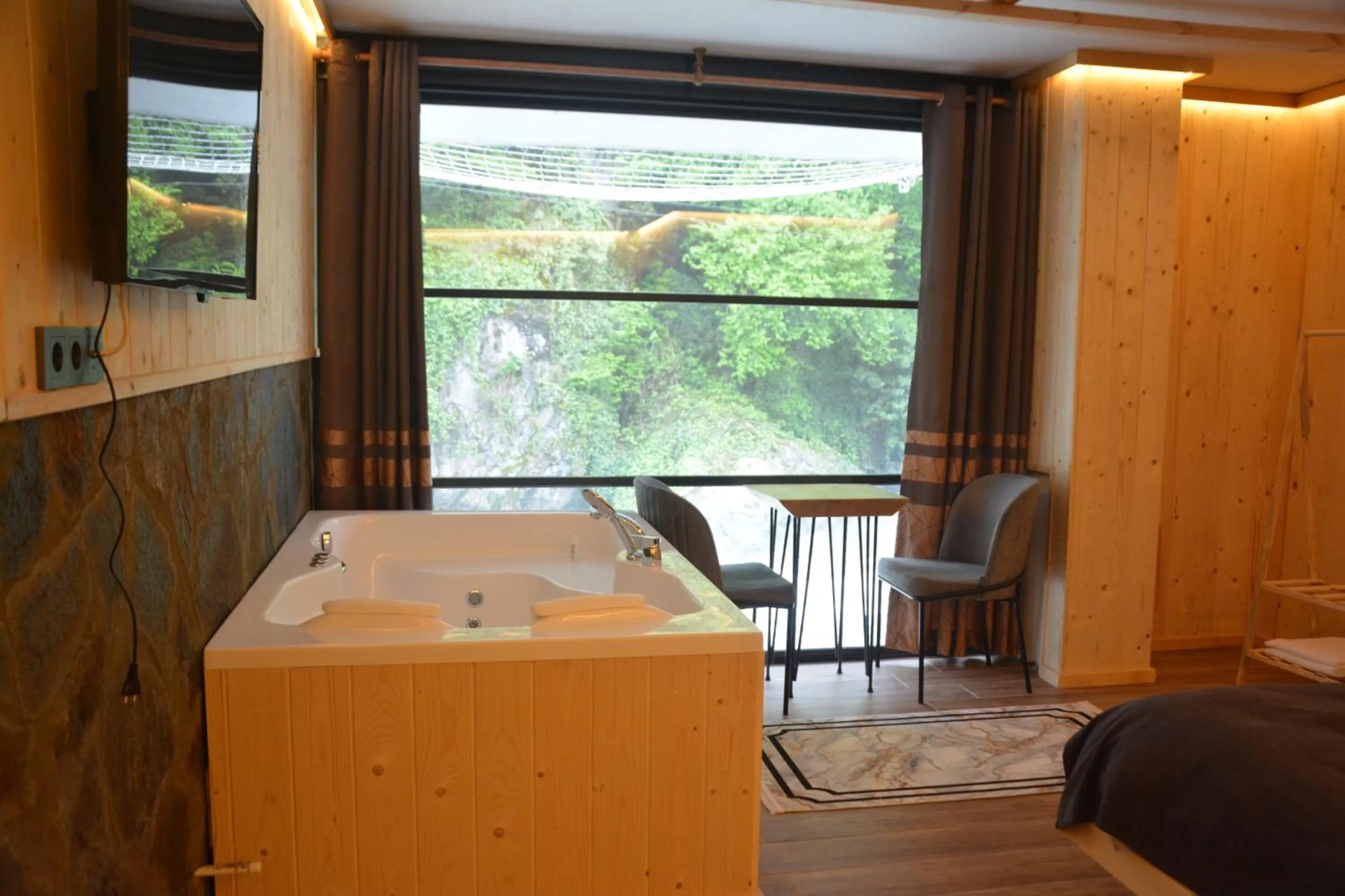 DOĞAL SUİT BUNGALOV